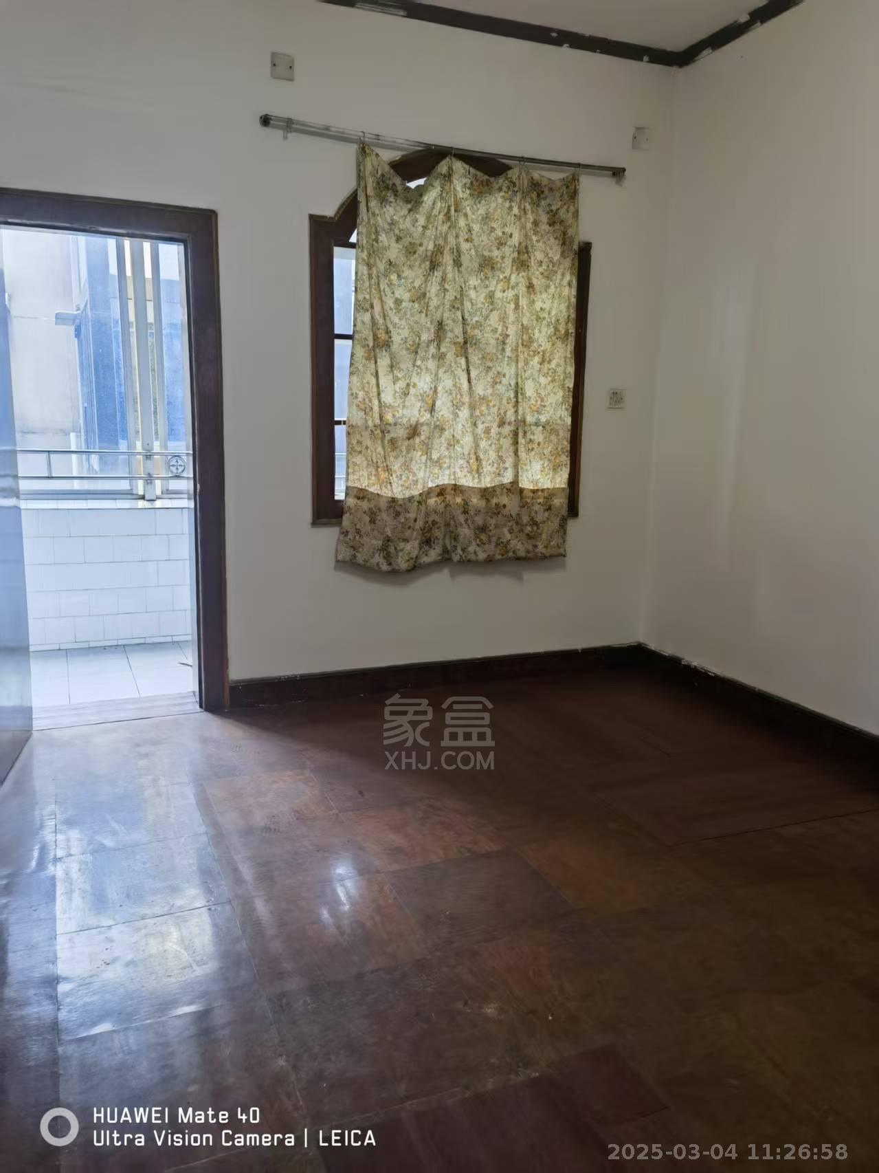 人大宿舍 4室2厅1卫 1800.0元/月 人大宿舍 4室2厅1卫 1800.0元/月室内图