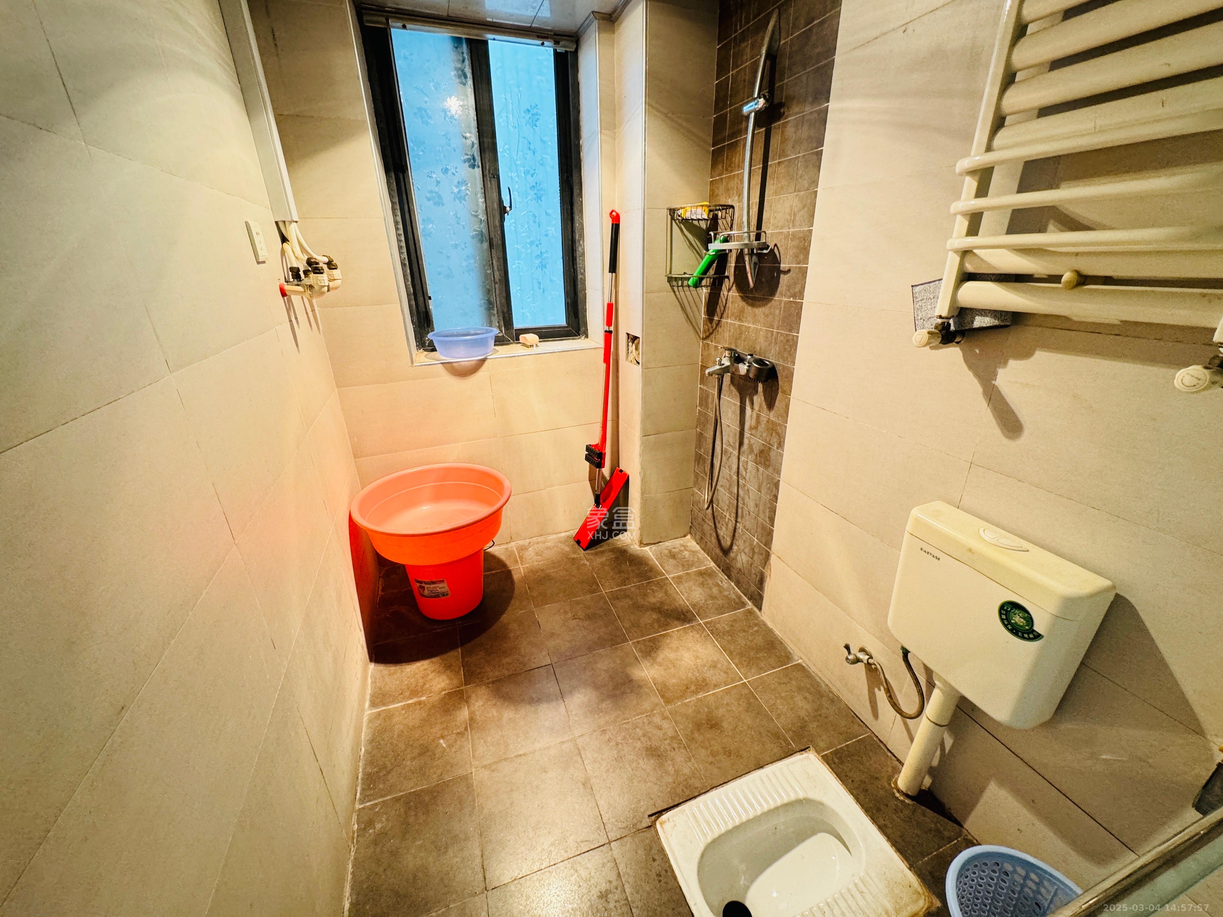 上庭苑 3室2厅1卫 2800.0元/月 上庭苑 3室2厅1卫 2800.0元/月室内图