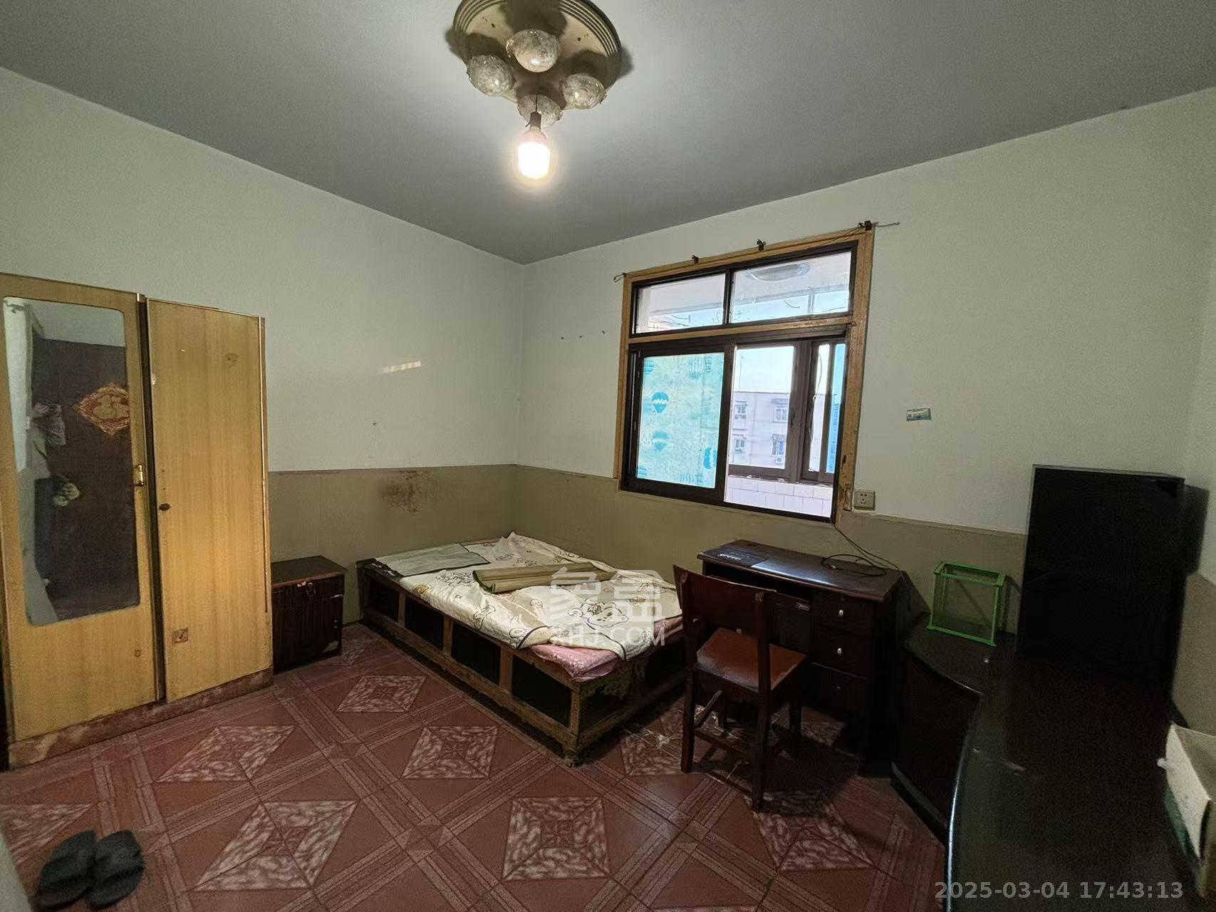 向东南社区 2室2厅1卫 1200.0元/月 向东南社区 2室2厅1卫 1200.0元/月室内图