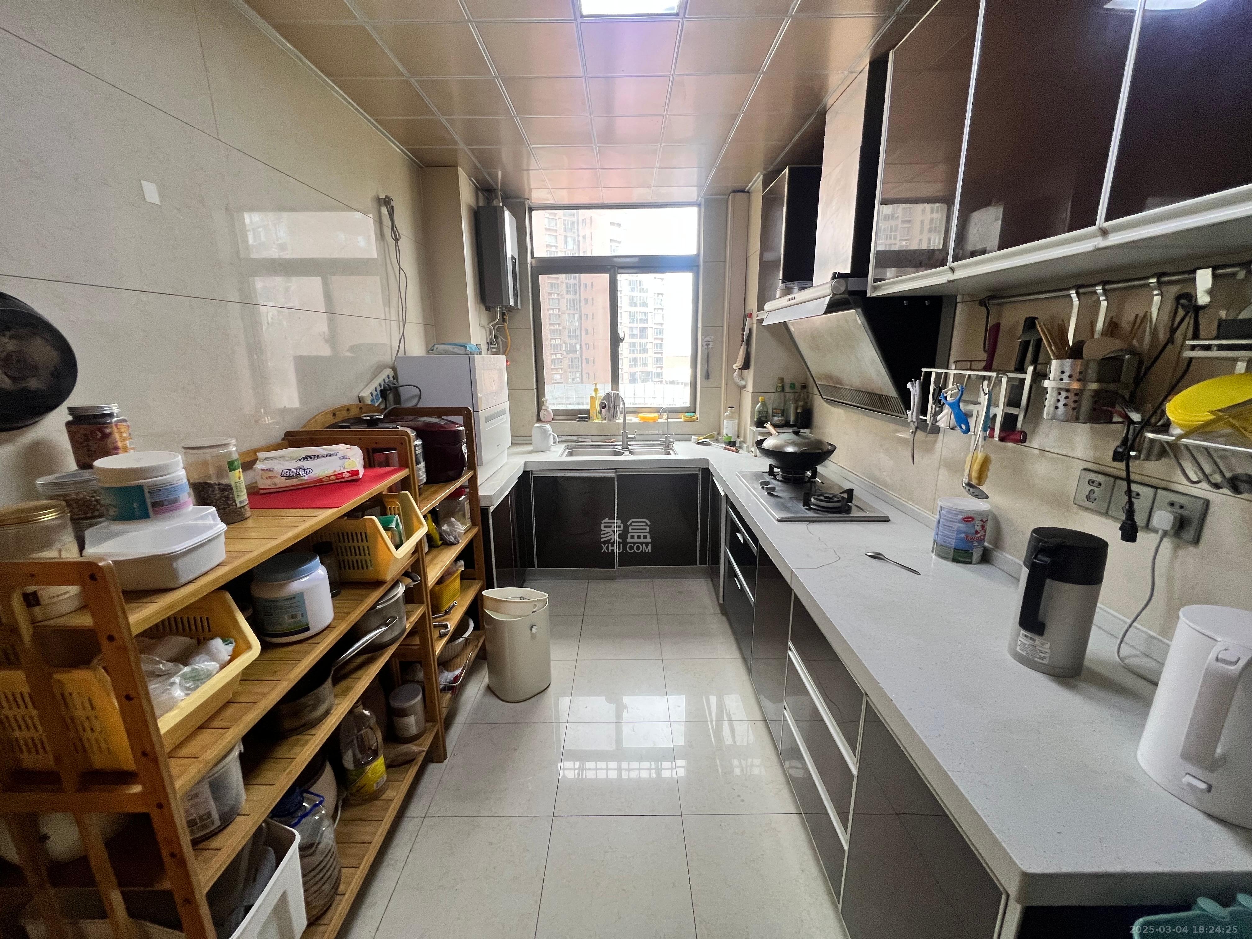 富兴嘉城(富兴汇中央) 4室2厅1卫 3500.0元/月 富兴嘉城(富兴汇中央) 4室2厅1卫 3500.0元/月室内图