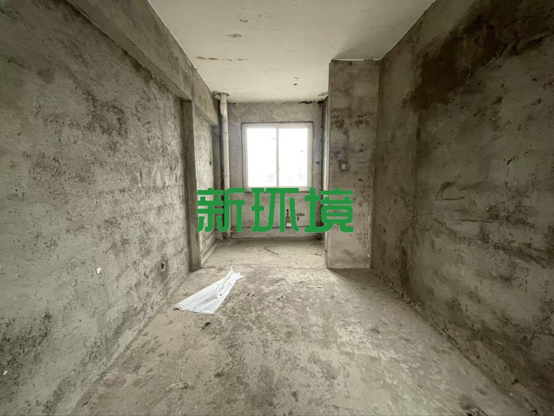 阳光水岸  5室2厅3卫    118.0万 阳光水岸  5室2厅3卫    118.0万客厅