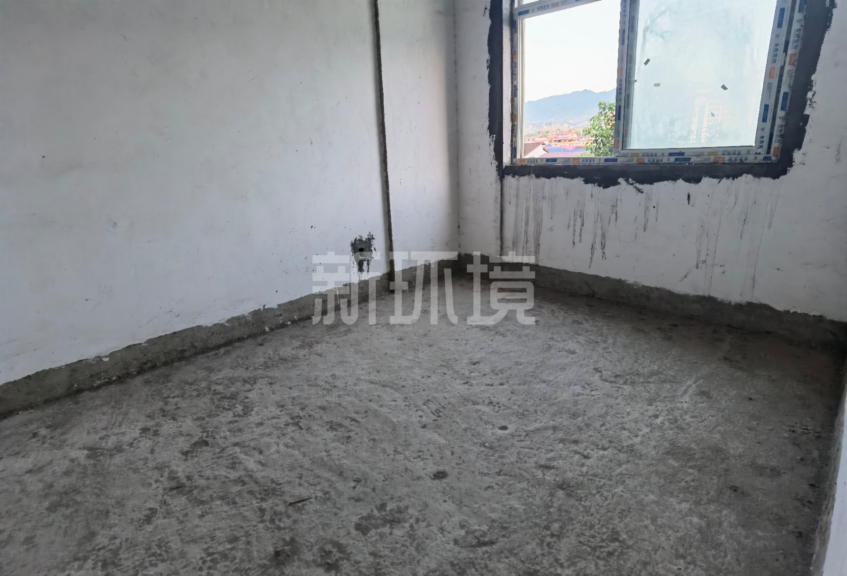 德皇新城  4室2厅2卫    73.2万 德皇新城  4室2厅2卫    73.2万客厅