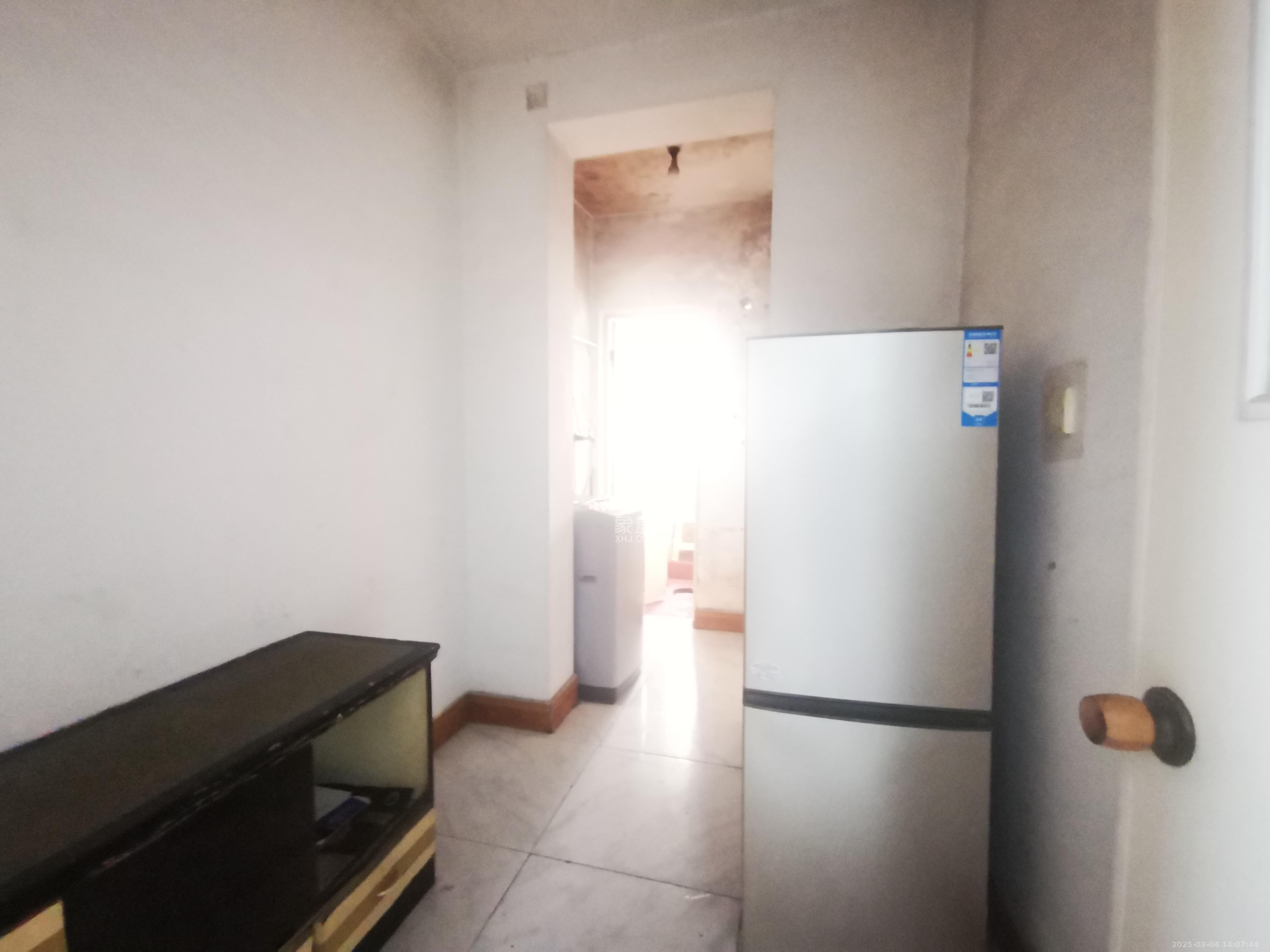 新兴小区（杨家山社区）  2室1厅1卫   1400.00元/月室内图