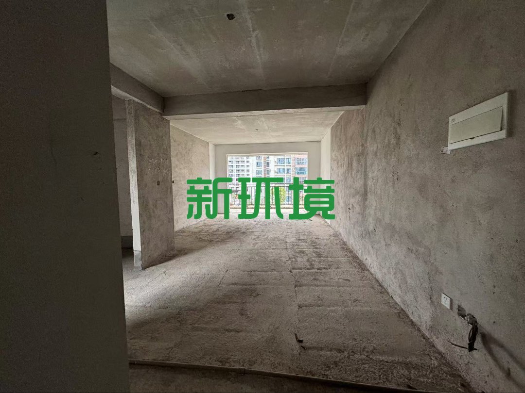 靛达广场  4室2厅2卫   68.80万客厅