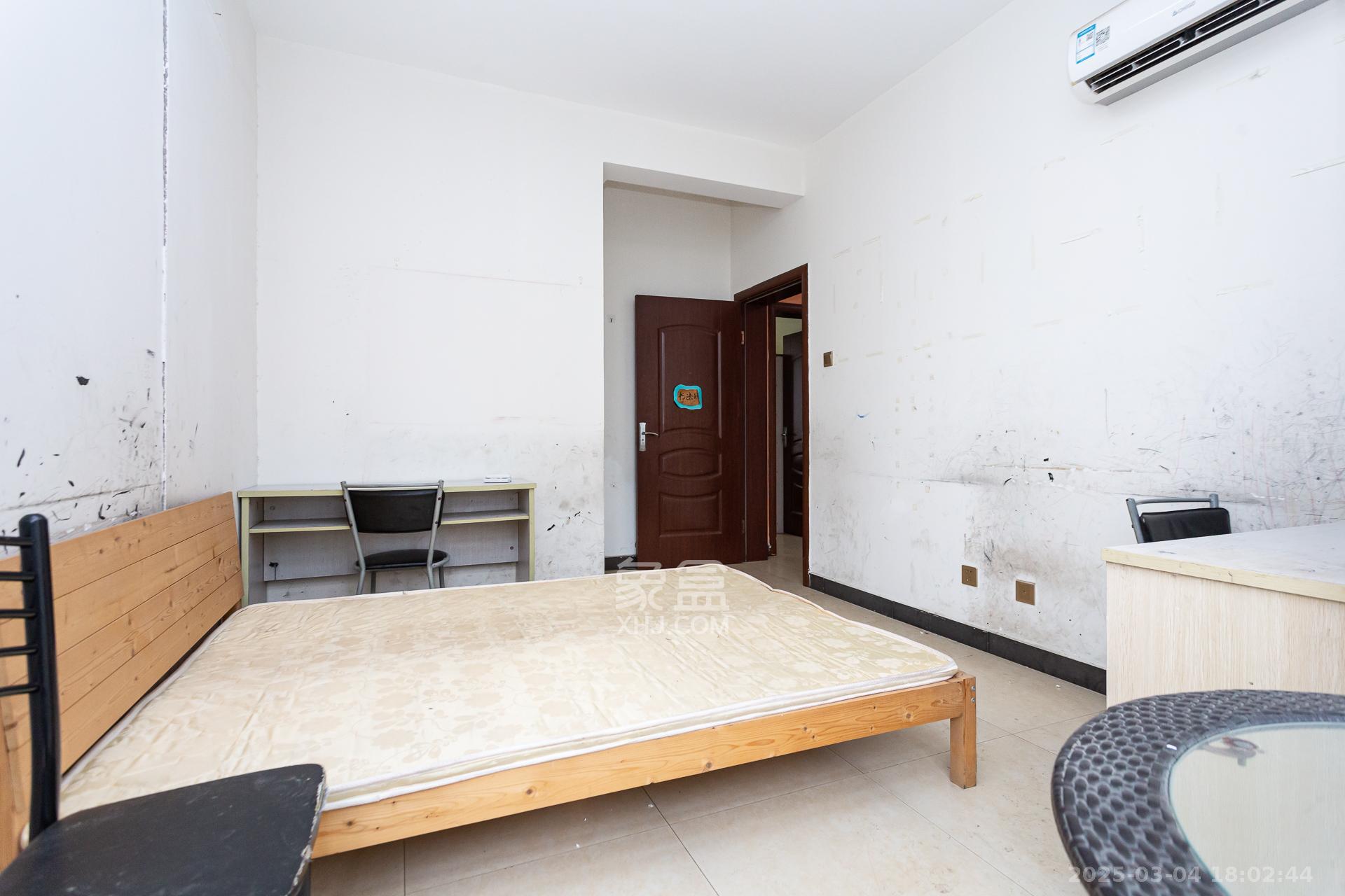 浩龙音乐界 3室2厅1卫 1800.0元/月 浩龙音乐界 3室2厅1卫 1800.0元/月室内图