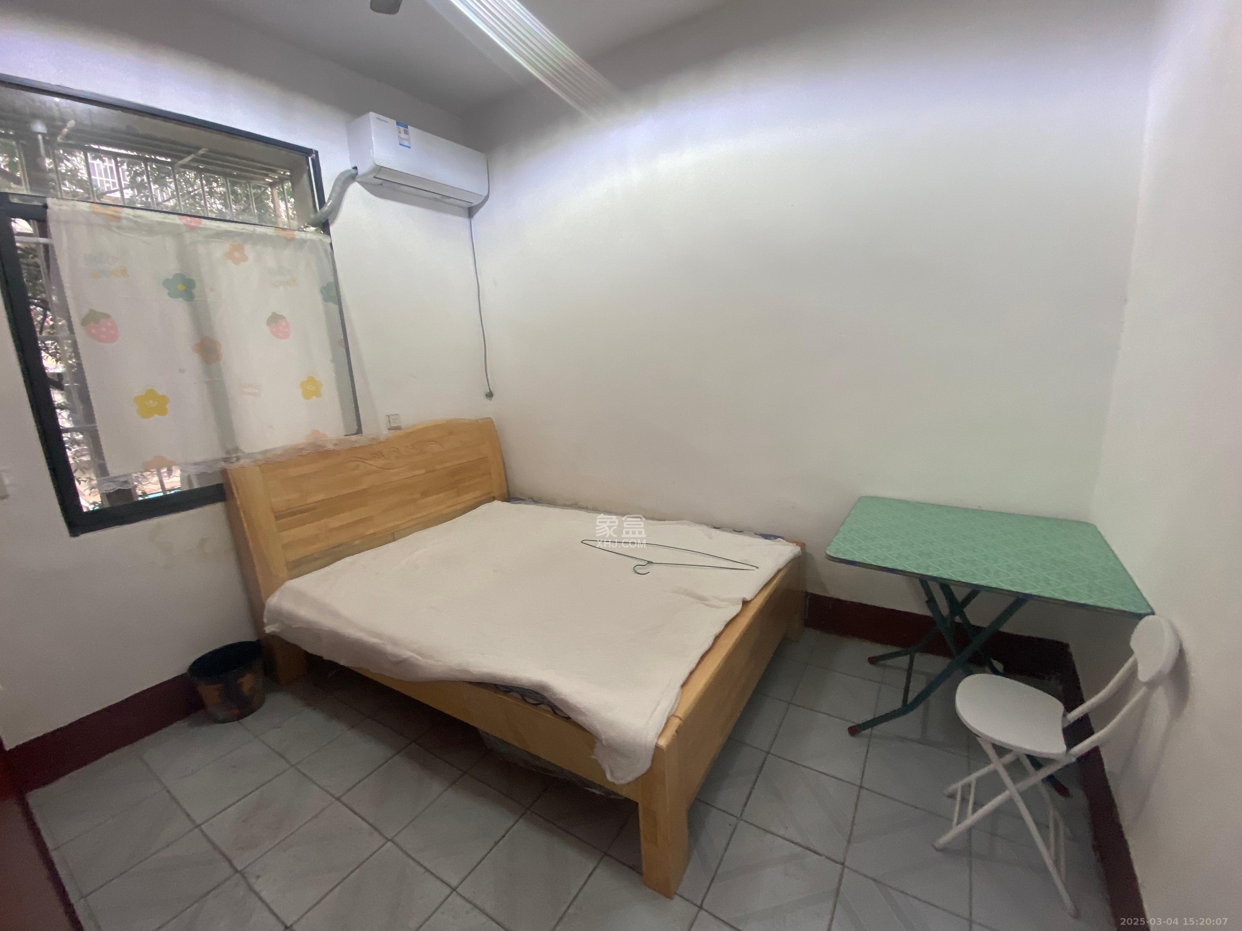 解放四村石子冲  3室1厅1卫   1600.00元/月室内图