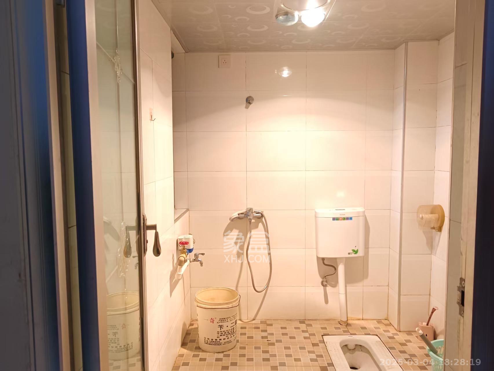 银桂苑  3室2厅2卫   2400.00元/月室内图