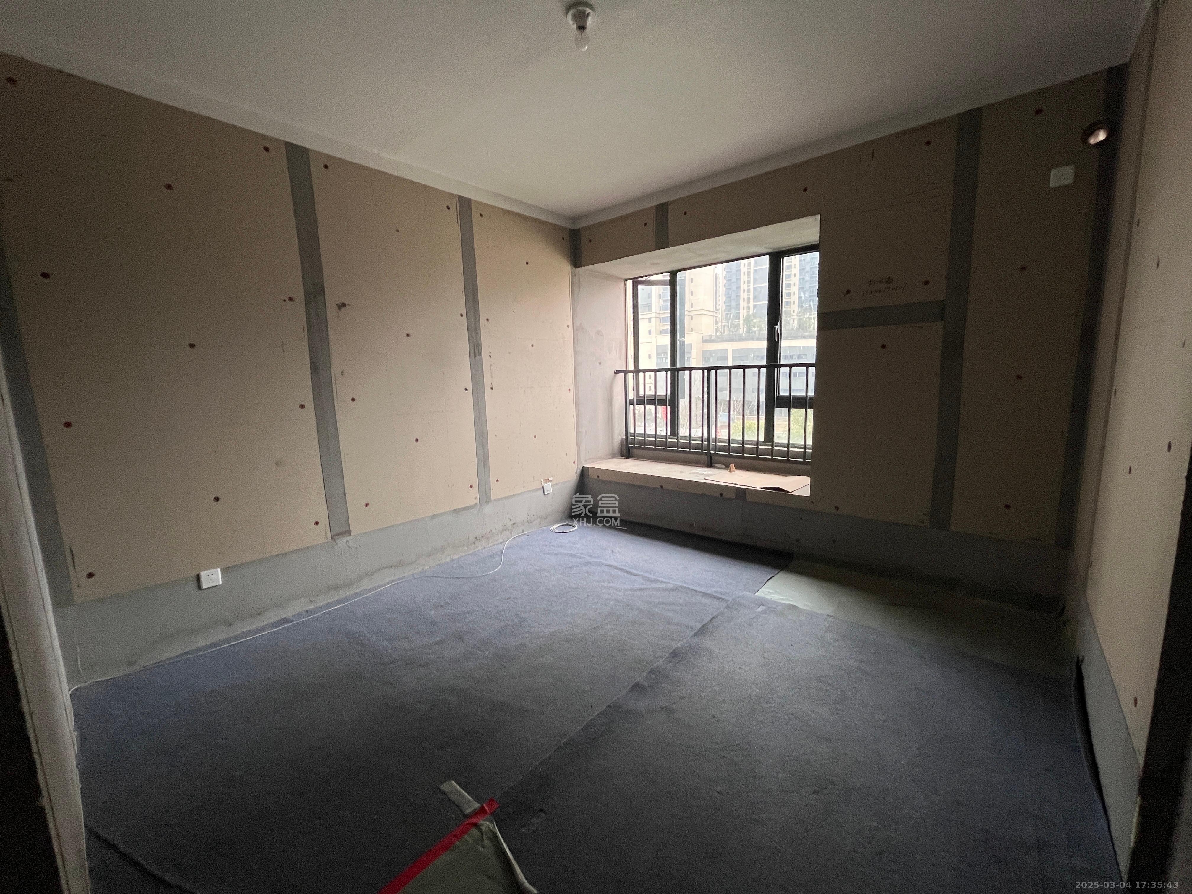 长房岭秀时代 4室2厅2卫 2200.0元/月 长房岭秀时代 4室2厅2卫 2200.0元/月室内图