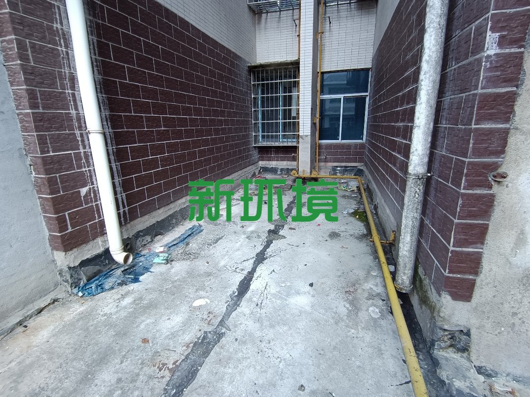 东方明珠  3室2厅2卫   47.80万客厅