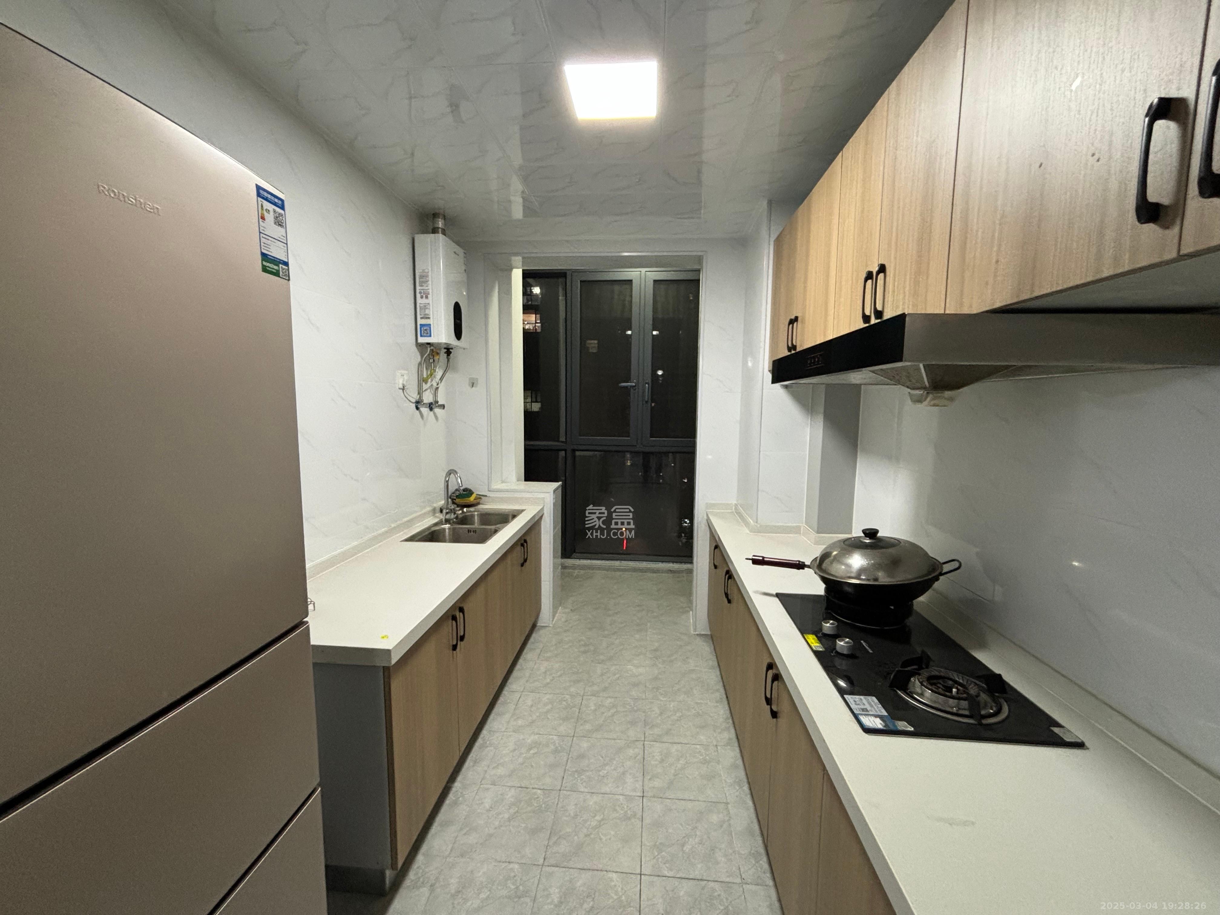 江山帝景雅典  3室2厅2卫    2600.0元/月 江山帝景雅典  3室2厅2卫    2600.0元/月