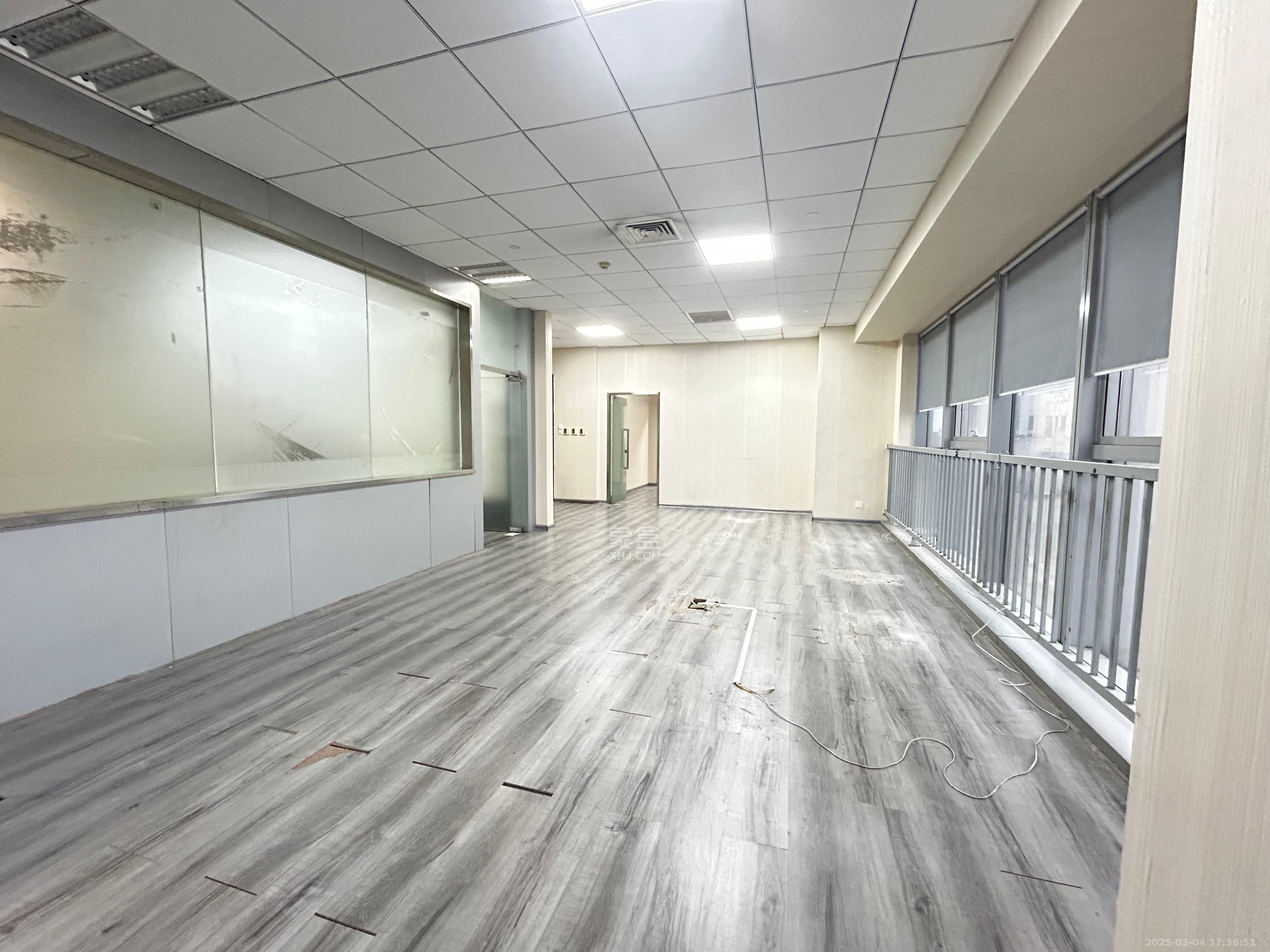 绿地中央广场   171.0㎡      8000.0元/月