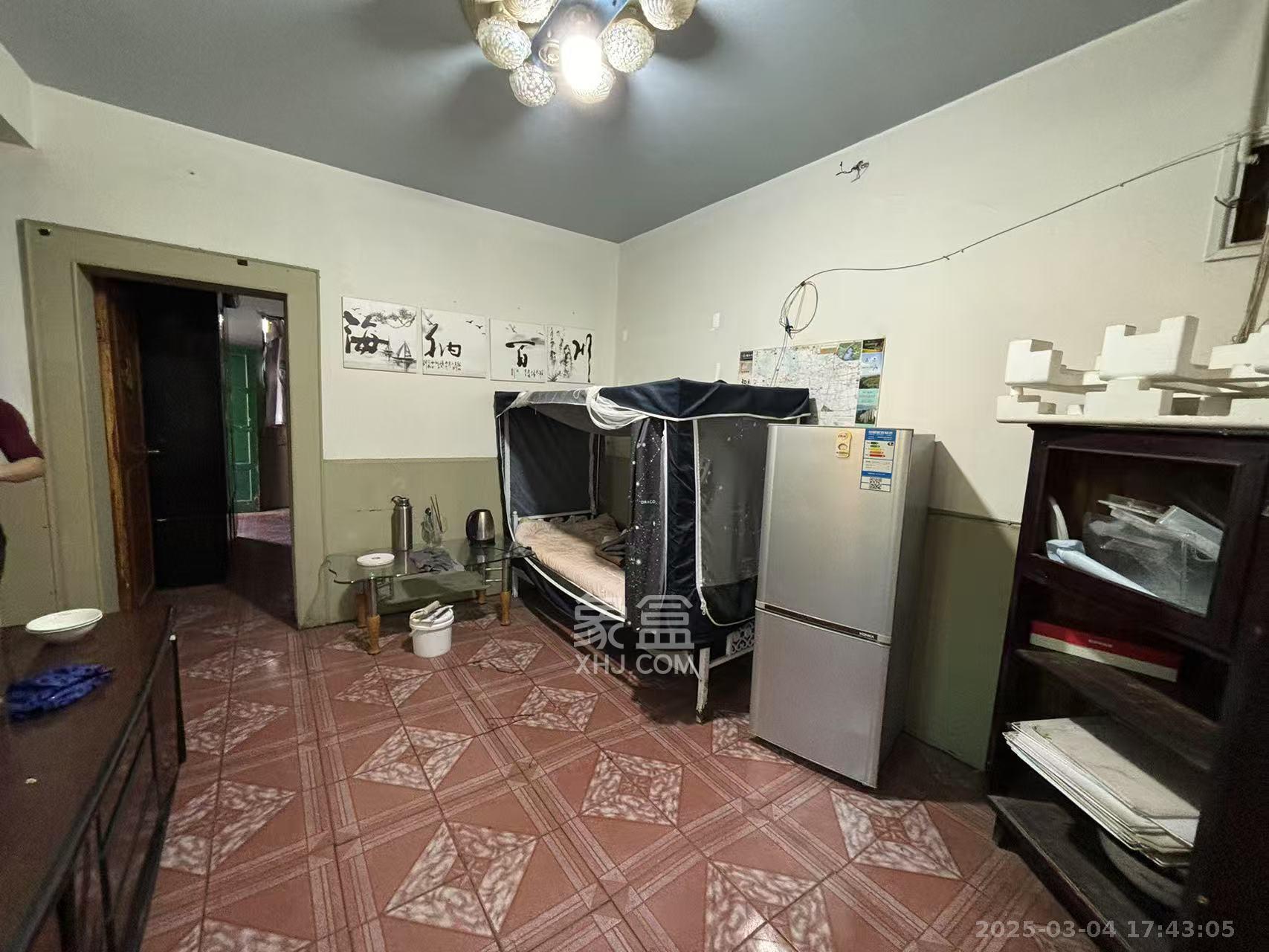 向东南社区 2室2厅1卫 1200.0元/月 向东南社区 2室2厅1卫 1200.0元/月室内图