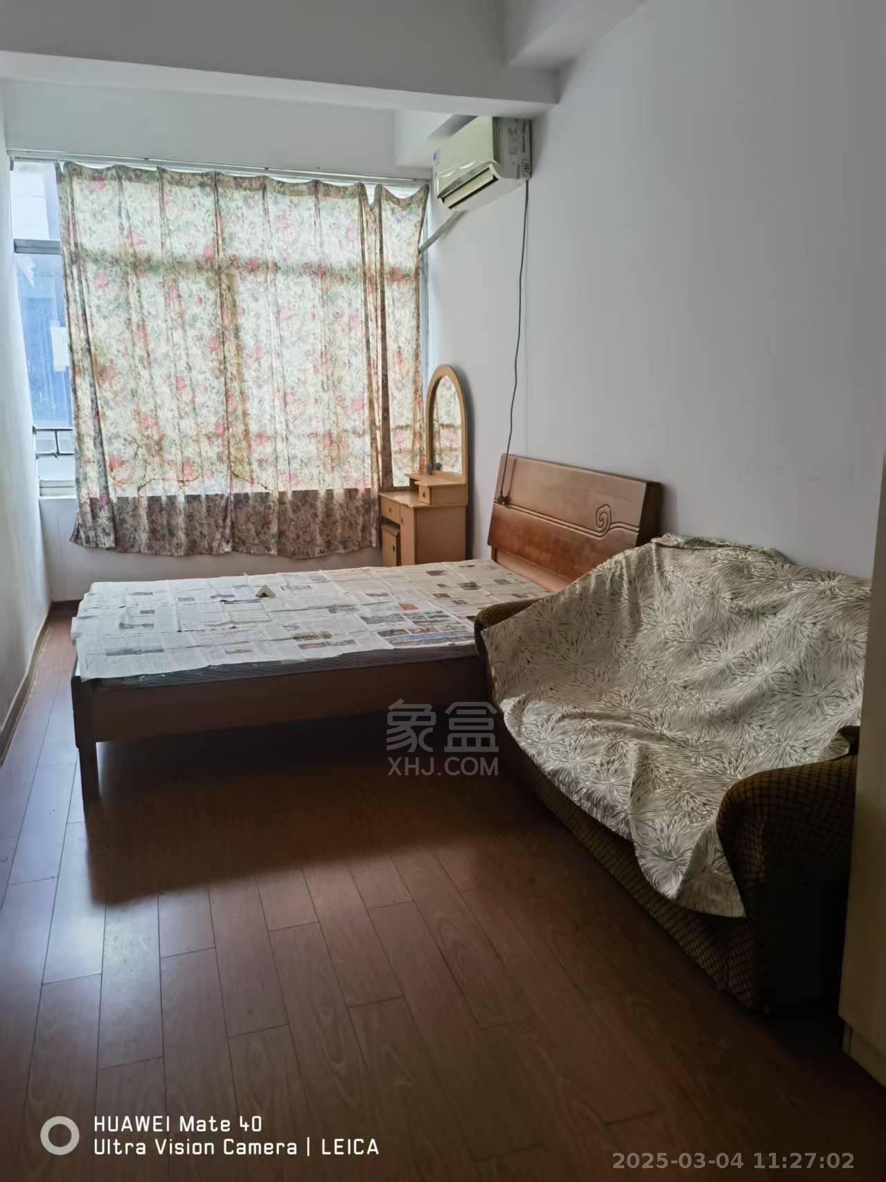 人大宿舍 4室2厅1卫 1800.0元/月 人大宿舍 4室2厅1卫 1800.0元/月室内图