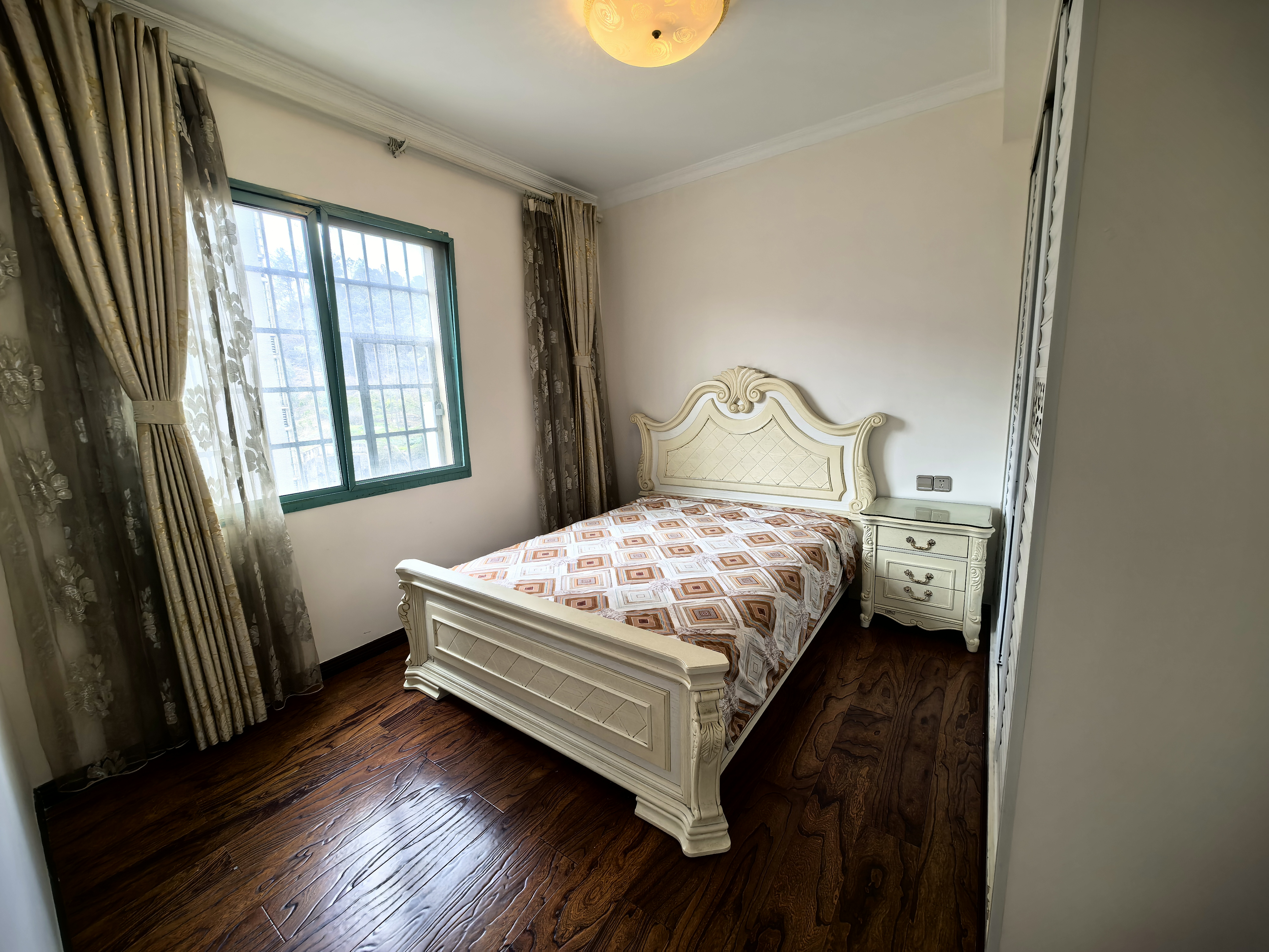 武警星苑 4室2厅2卫 79.8万 武警星苑 4室2厅2卫 79.8万客厅