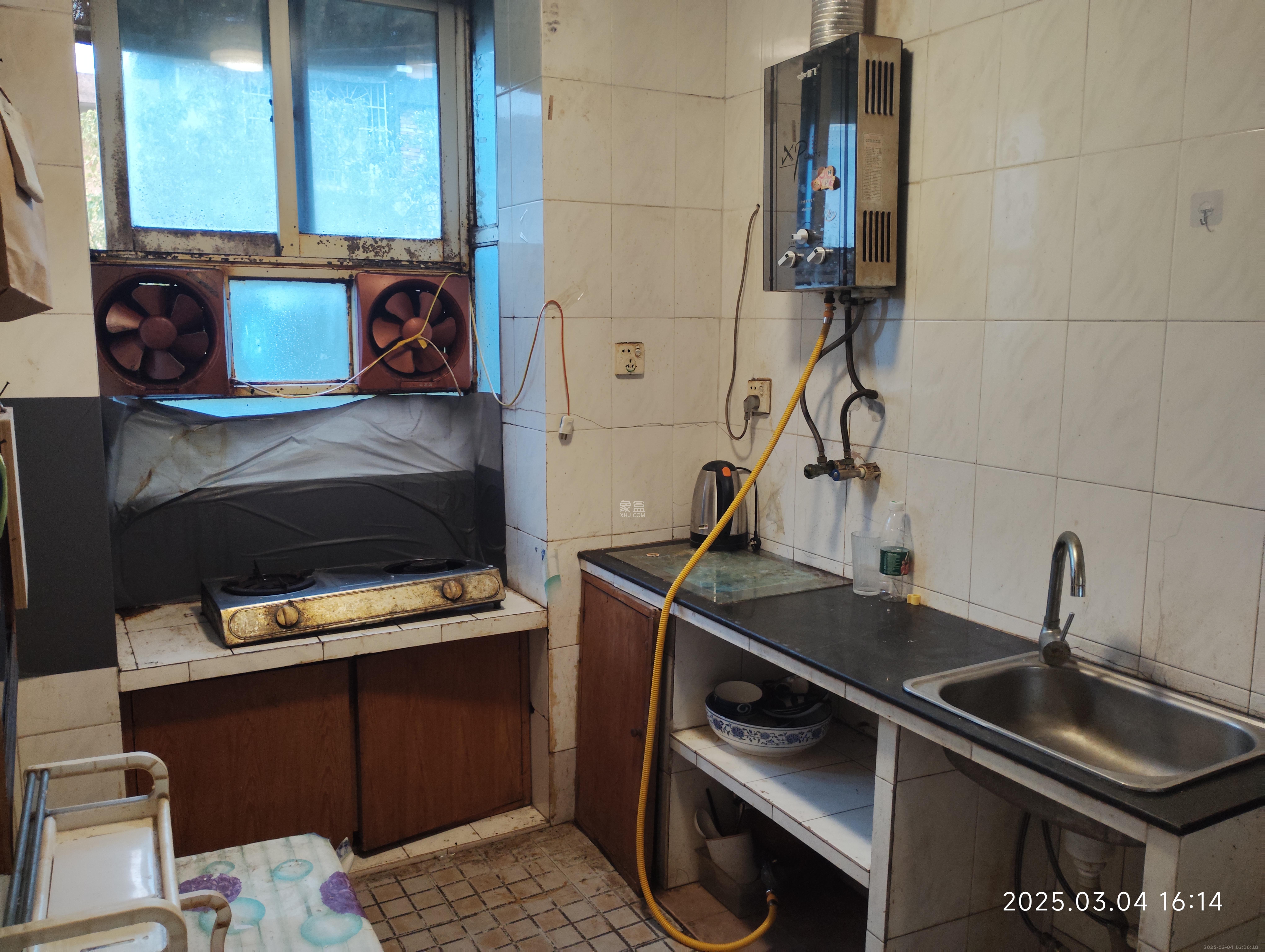 狮子山一片  2室1厅1卫    1100.0元/月 狮子山一片  2室1厅1卫    1100.0元/月室内图1