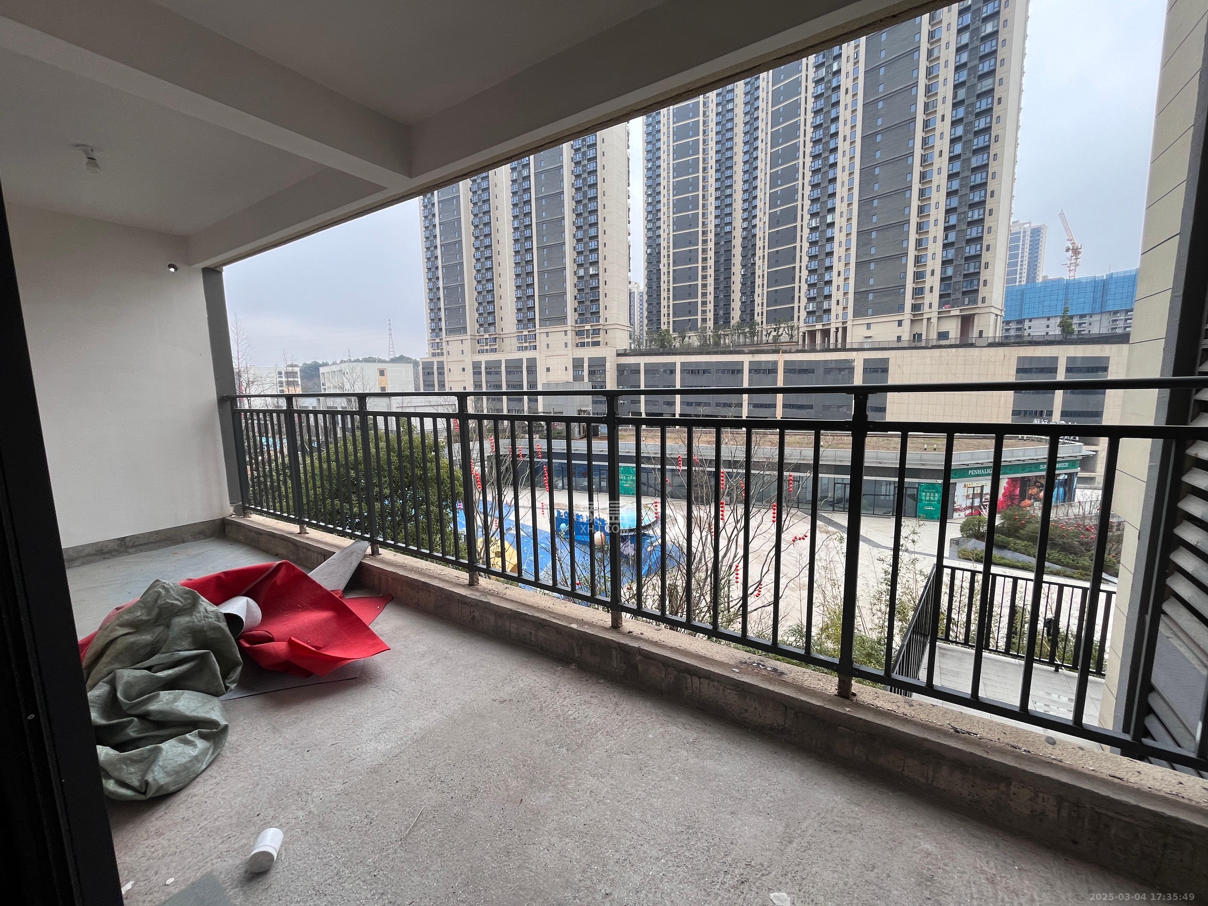 长房岭秀时代 4室2厅2卫 2200.0元/月 长房岭秀时代 4室2厅2卫 2200.0元/月室内图