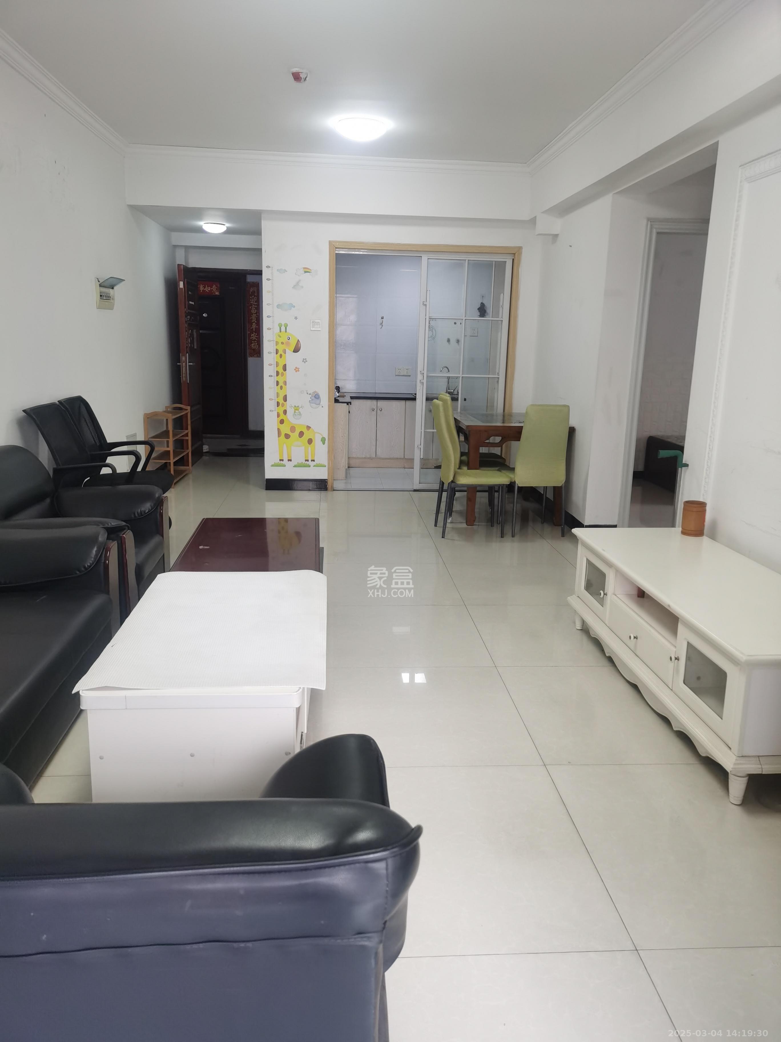 时代公馆  2室2厅1卫    2000.0元/月 时代公馆  2室2厅1卫    2000.0元/月室内图