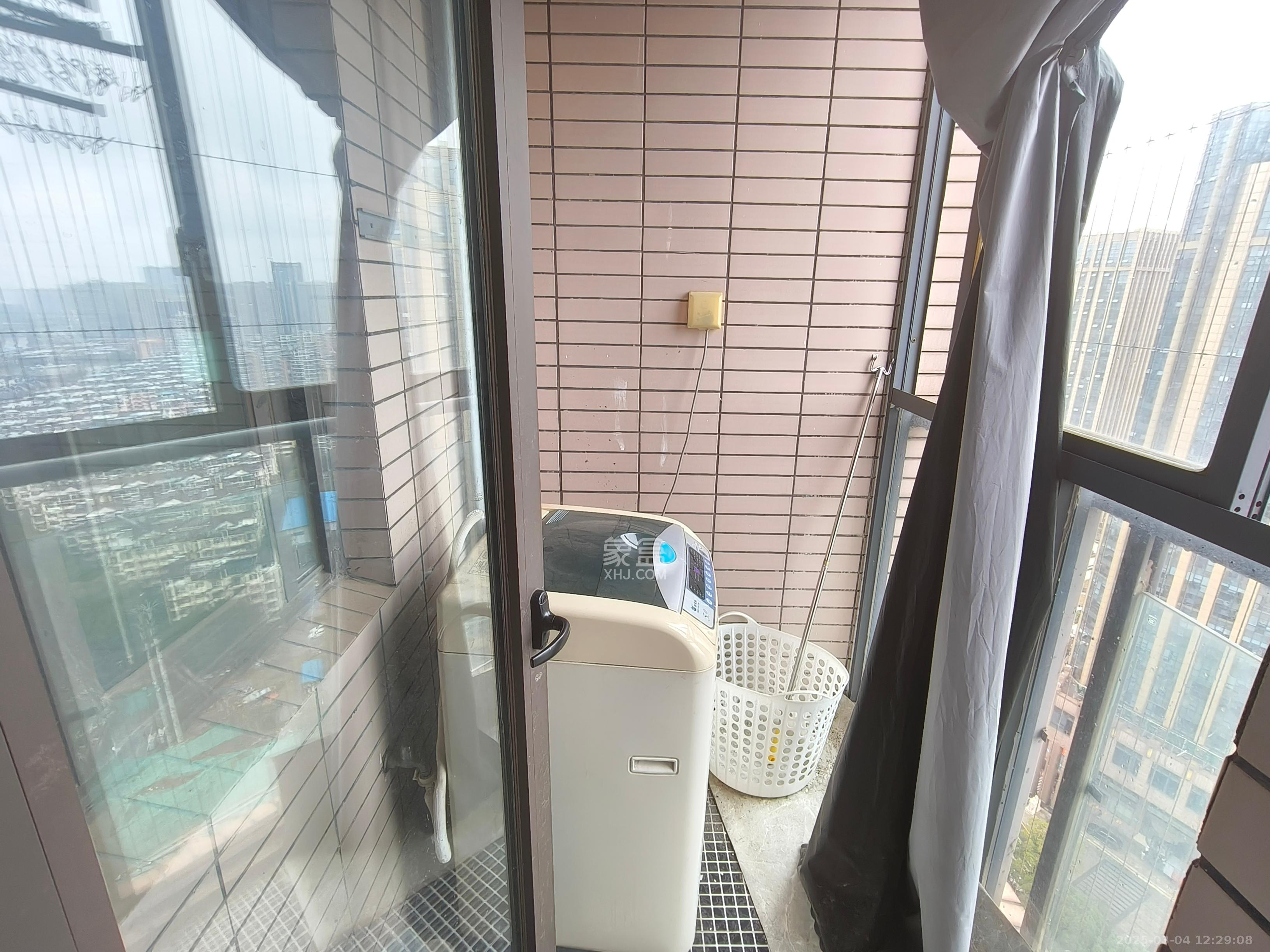 万树丹堤  1室1厅1卫   1600.00元/月室内图