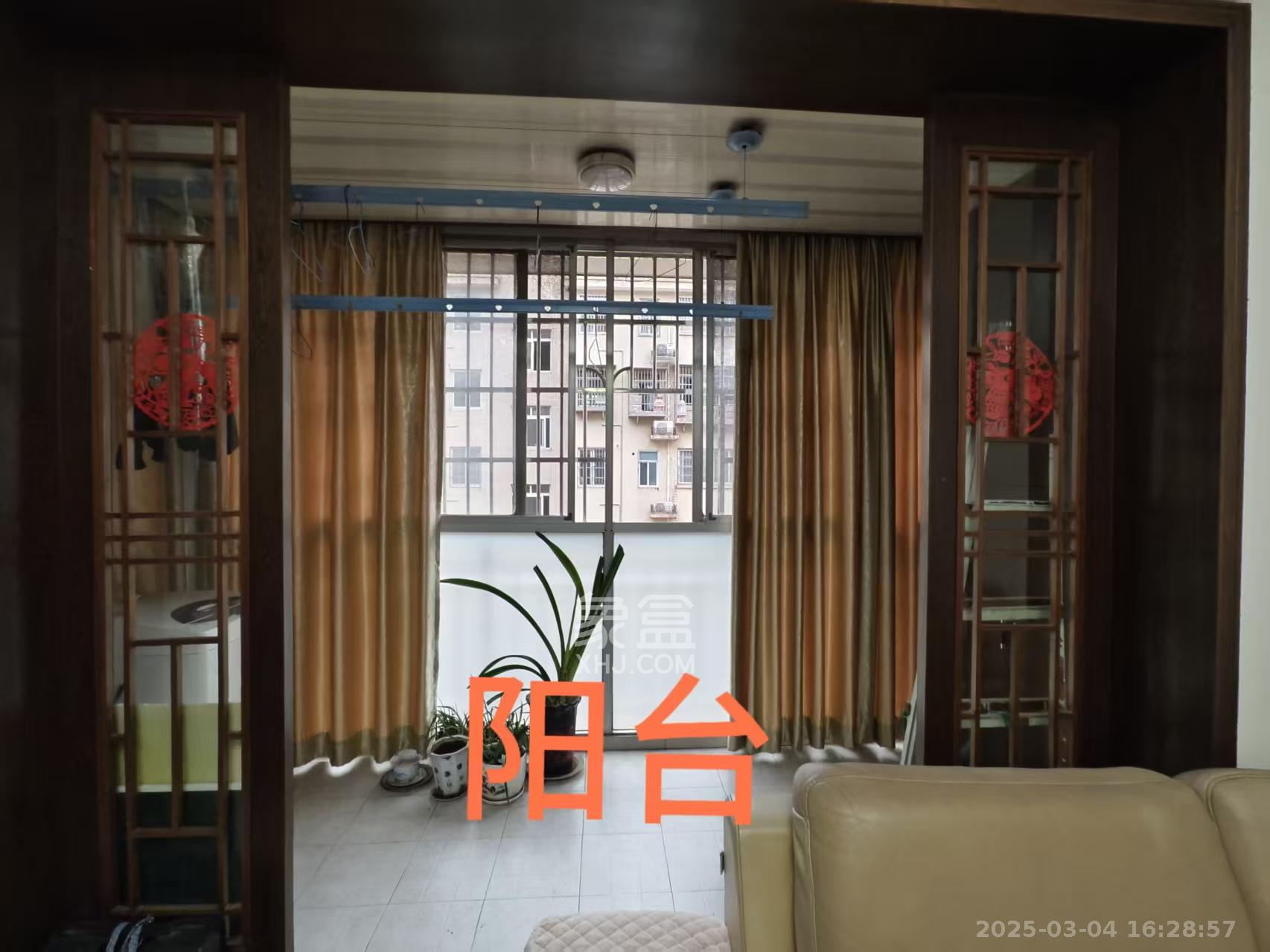 鄱阳小区  3室2厅1卫    1800.0元/月 鄱阳小区  3室2厅1卫    1800.0元/月室内图