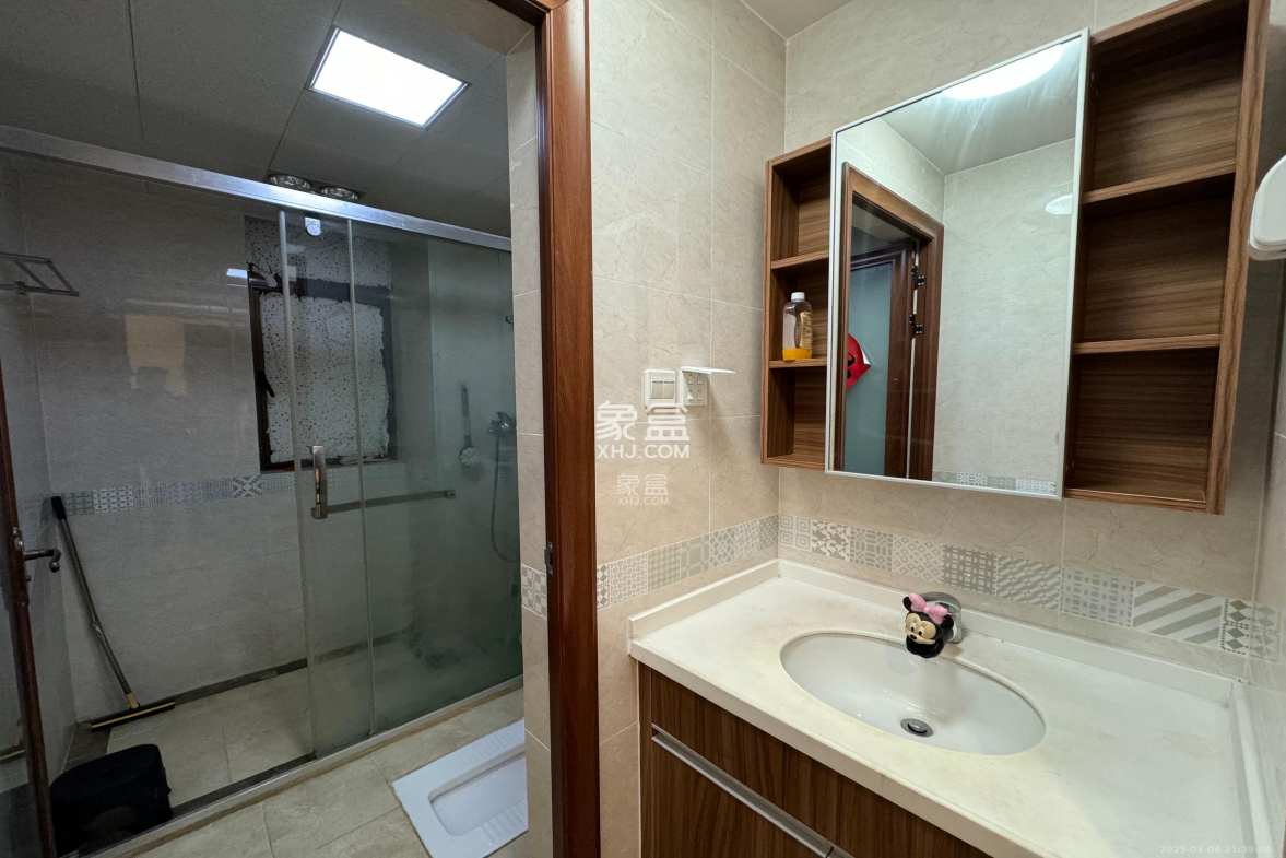 江山帝景哈佛  3室2厅2卫    2499.0元/月 江山帝景哈佛  3室2厅2卫    2499.0元/月室内图