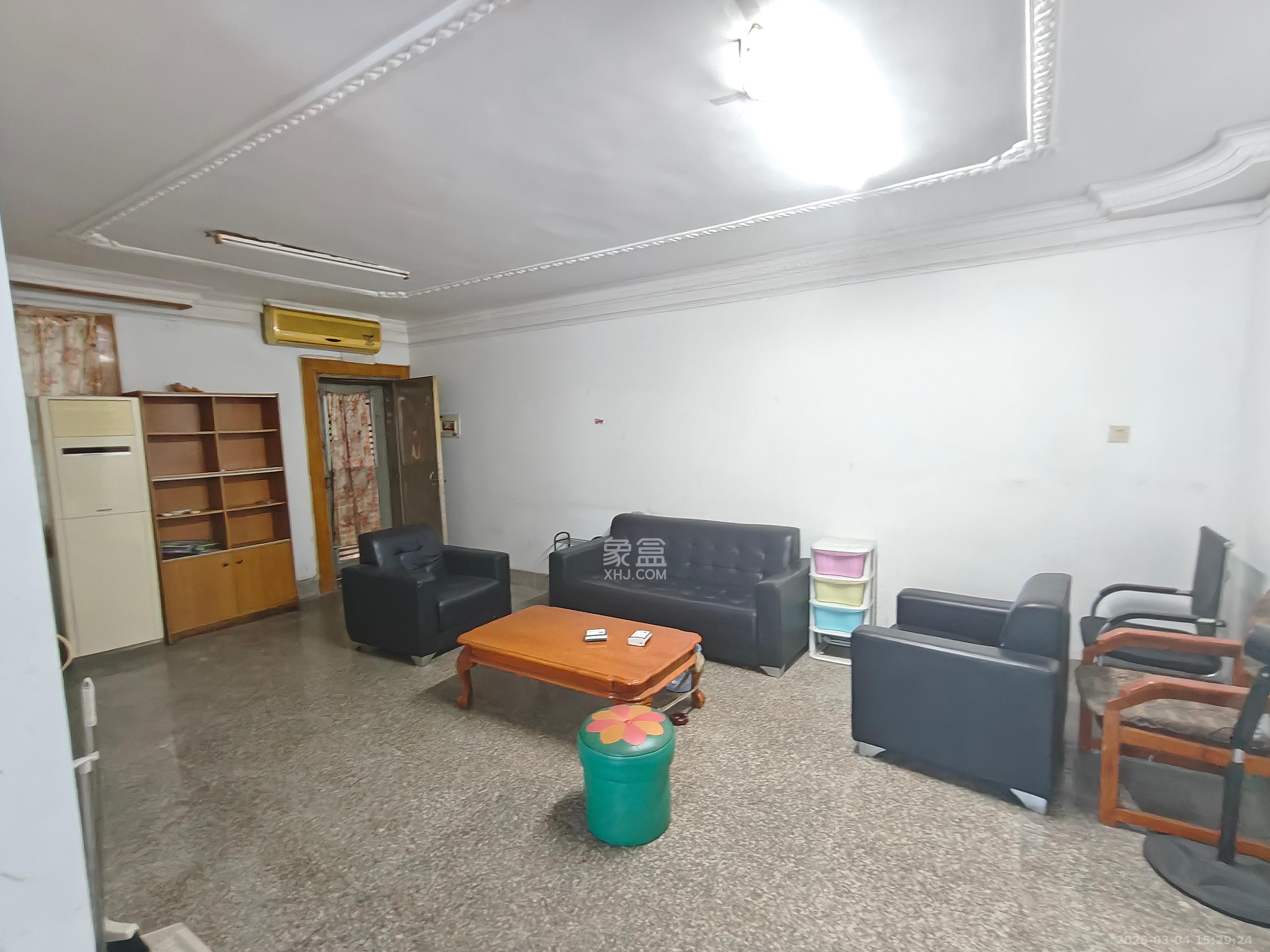 长沙市自来水公司住宅小区(白沙路119号) 2室1厅1卫 2100.0元/月 长沙市自来水公司住宅小区(白沙路119号) 2室1厅1卫 2100.0元/月室内图