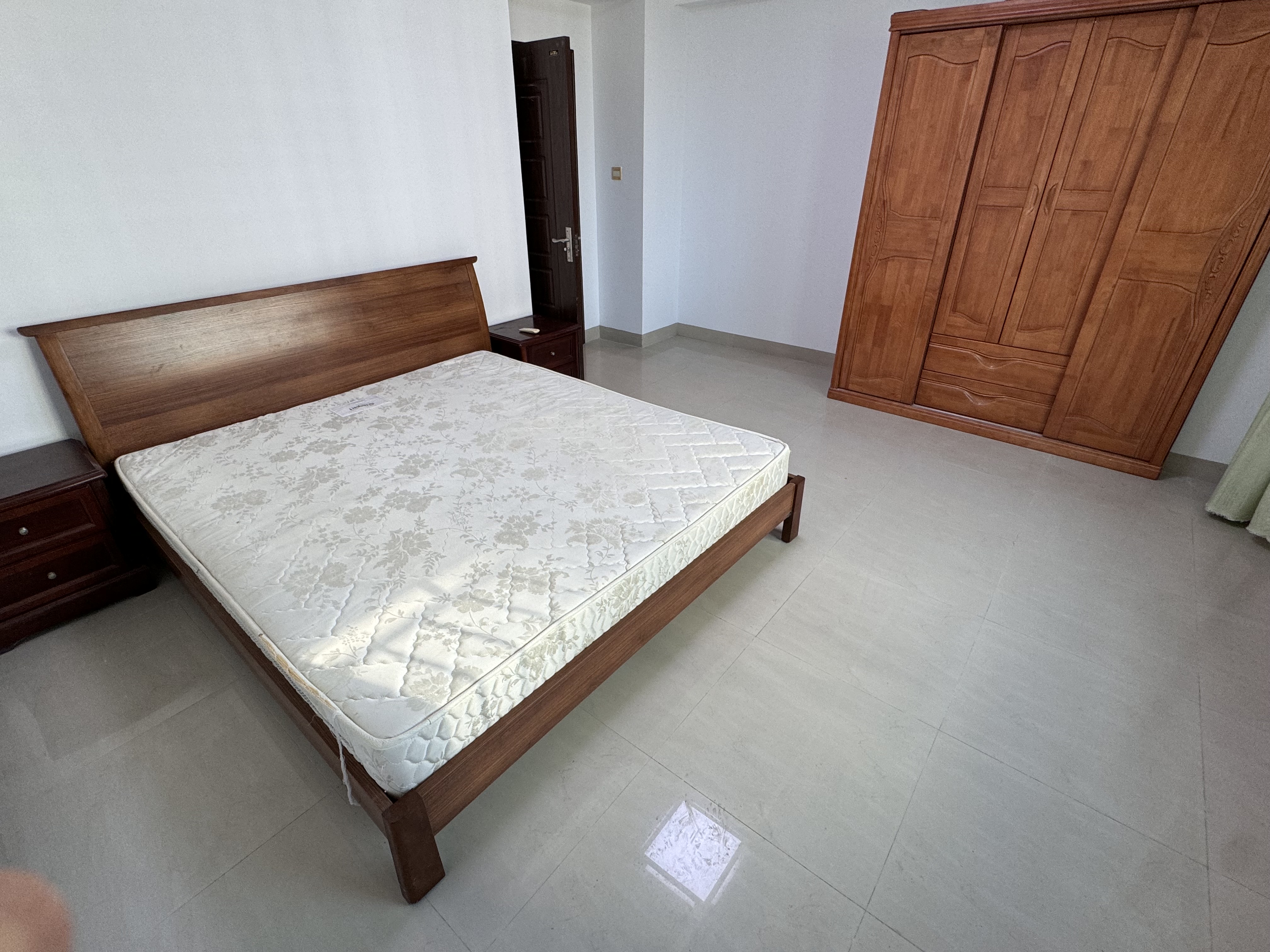 华贸大厦(华贸花苑) 2室2厅1卫 95.0万 华贸大厦(华贸花苑) 2室2厅1卫 95.0万客厅