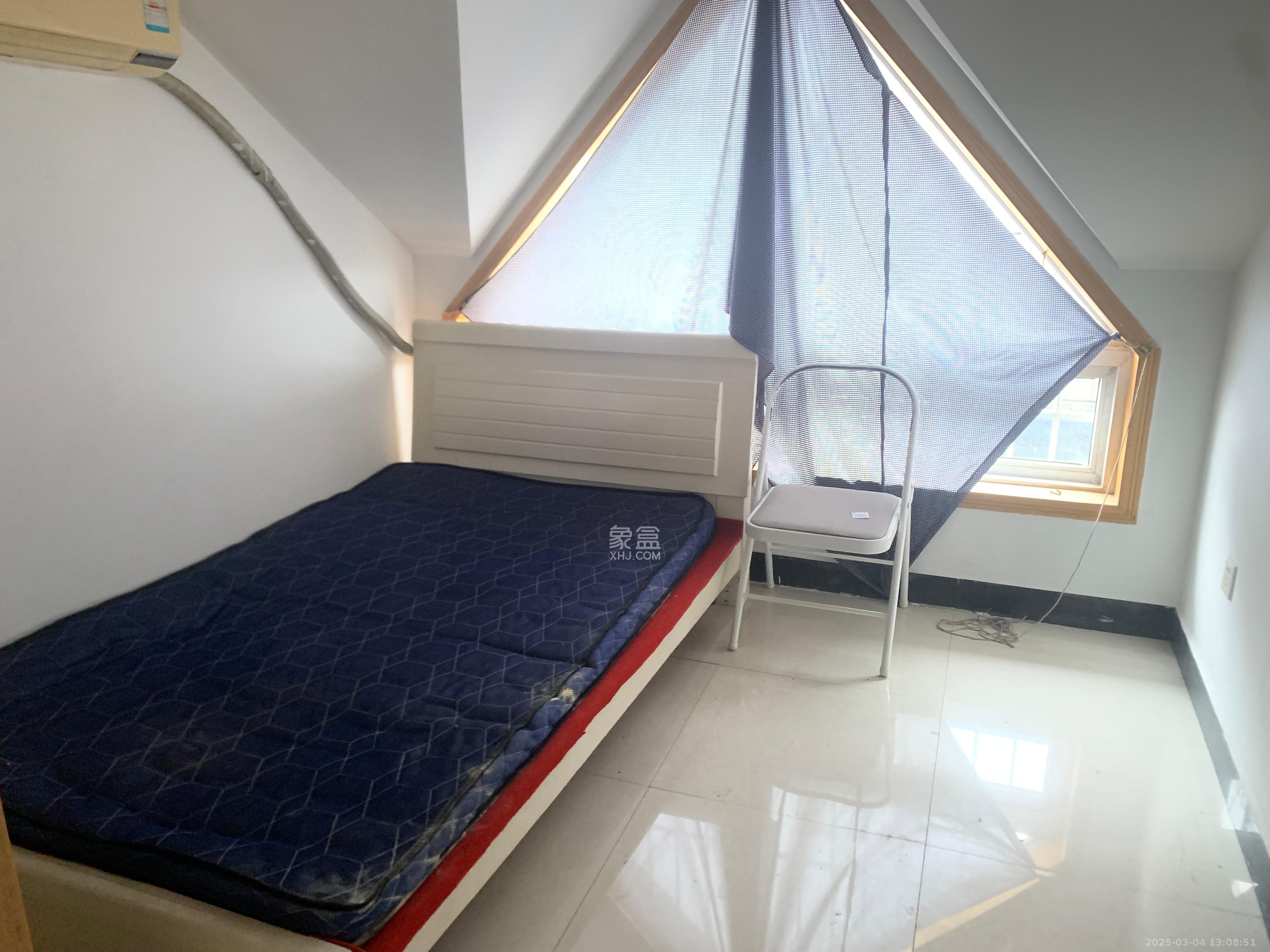 麓谷锦和园 5室2厅2卫 1500.0元/月 麓谷锦和园 5室2厅2卫 1500.0元/月室内图