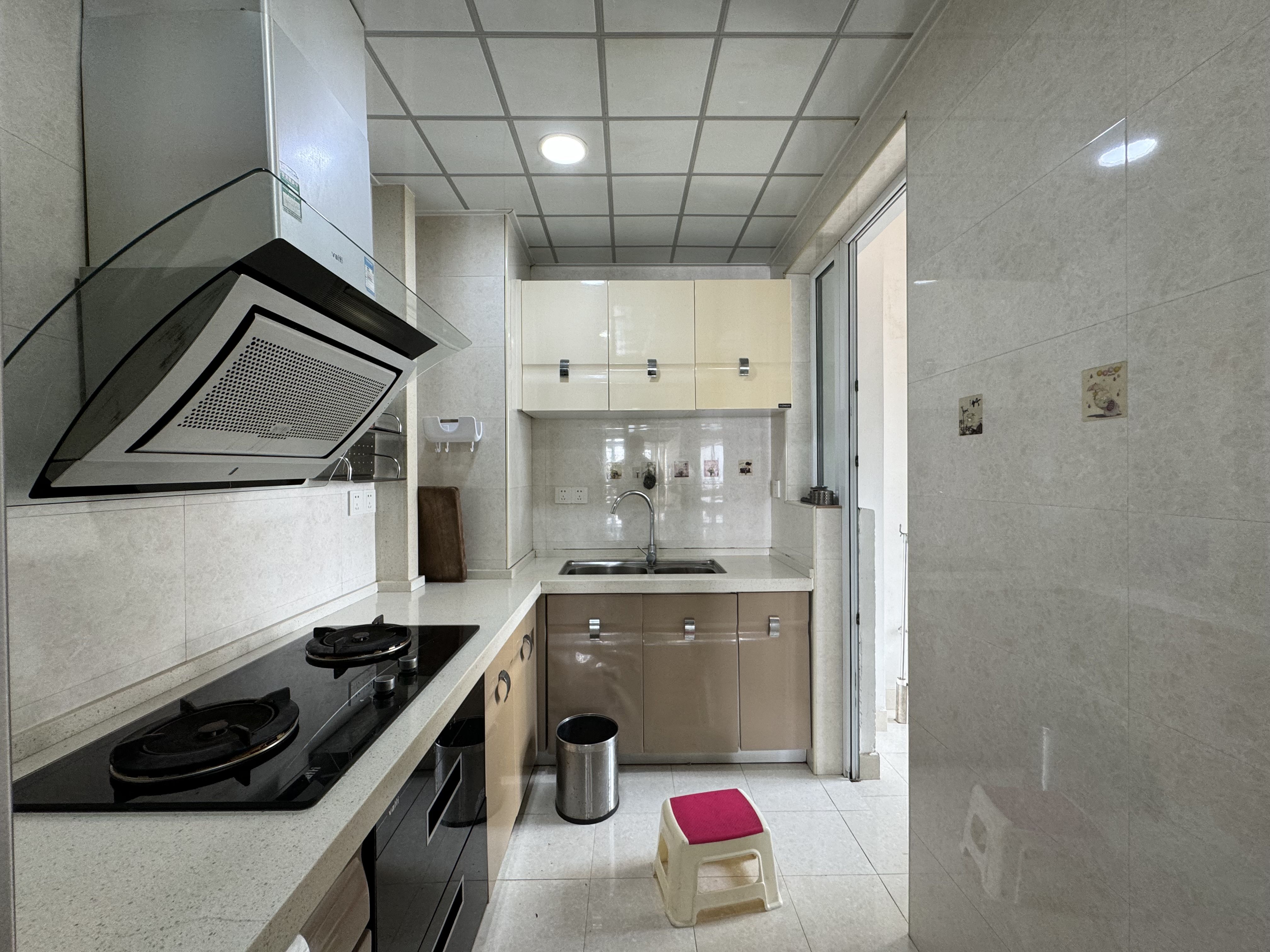 美的城二期 3室2厅2卫 2000.0元/月 美的城二期 3室2厅2卫 2000.0元/月户型图