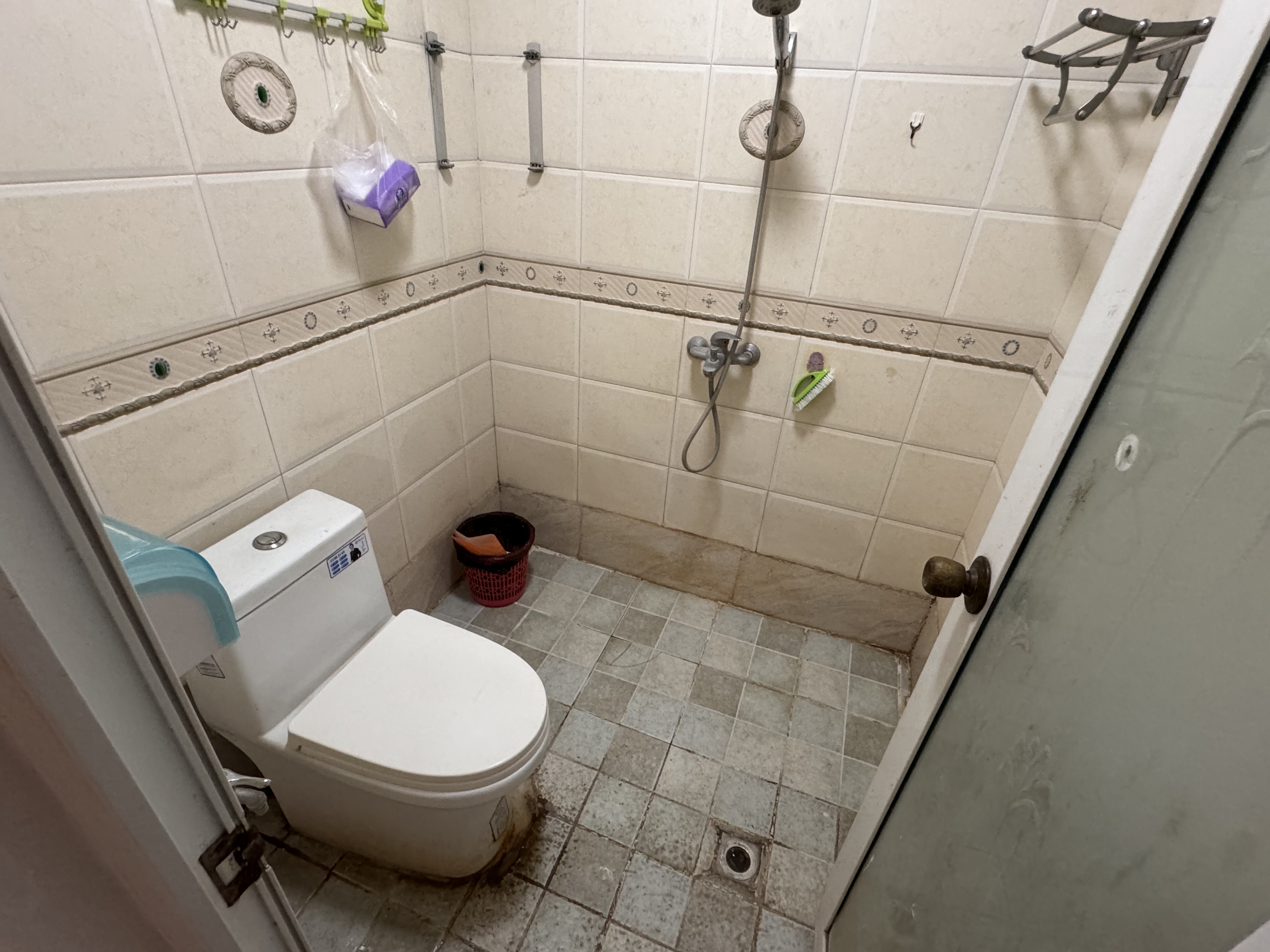 华贸大厦(华贸花苑) 2室2厅1卫 95.0万 华贸大厦(华贸花苑) 2室2厅1卫 95.0万客厅