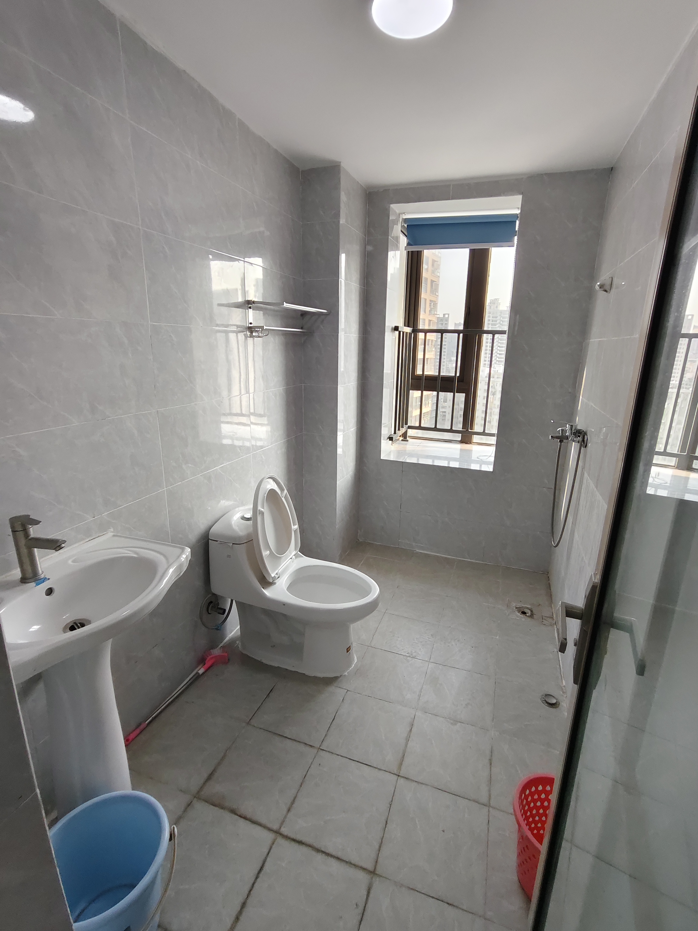 坡博家园三区 4室2厅2卫 3200.0元/月 坡博家园三区 4室2厅2卫 3200.0元/月室内图