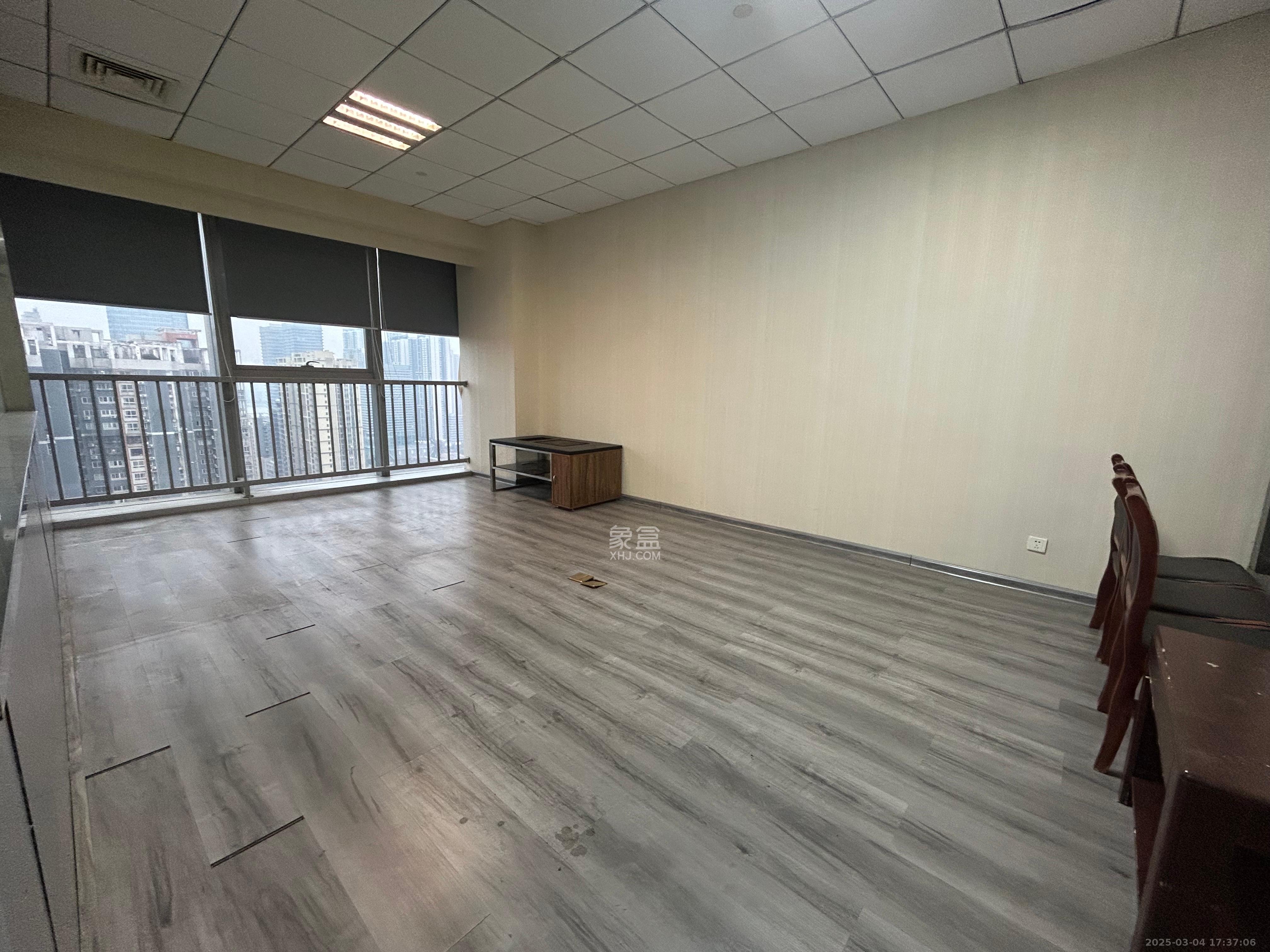 绿地中央广场   171.0㎡      8000.0元/月室内图