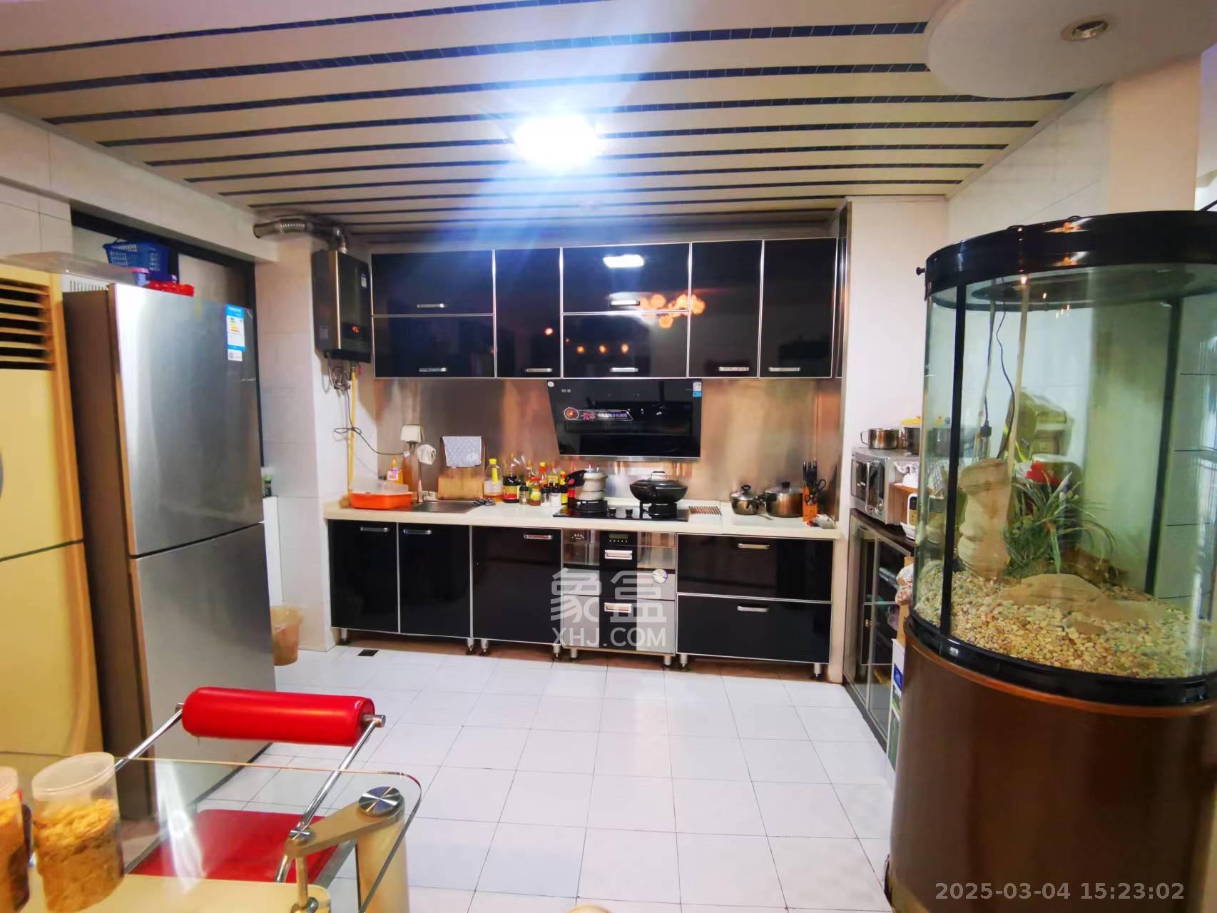 上东印象 3室2厅2卫 2200.0元/月 上东印象 3室2厅2卫 2200.0元/月室内图