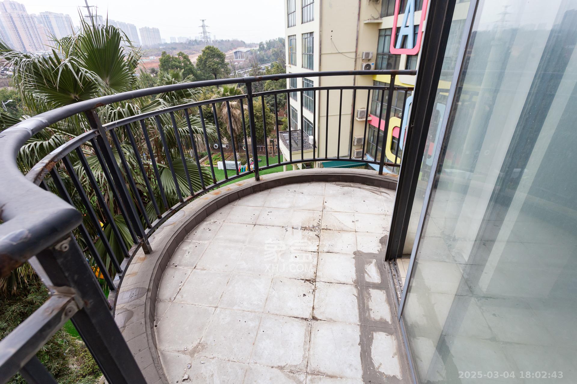 浩龙音乐界 3室2厅1卫 1800.0元/月 浩龙音乐界 3室2厅1卫 1800.0元/月室内图