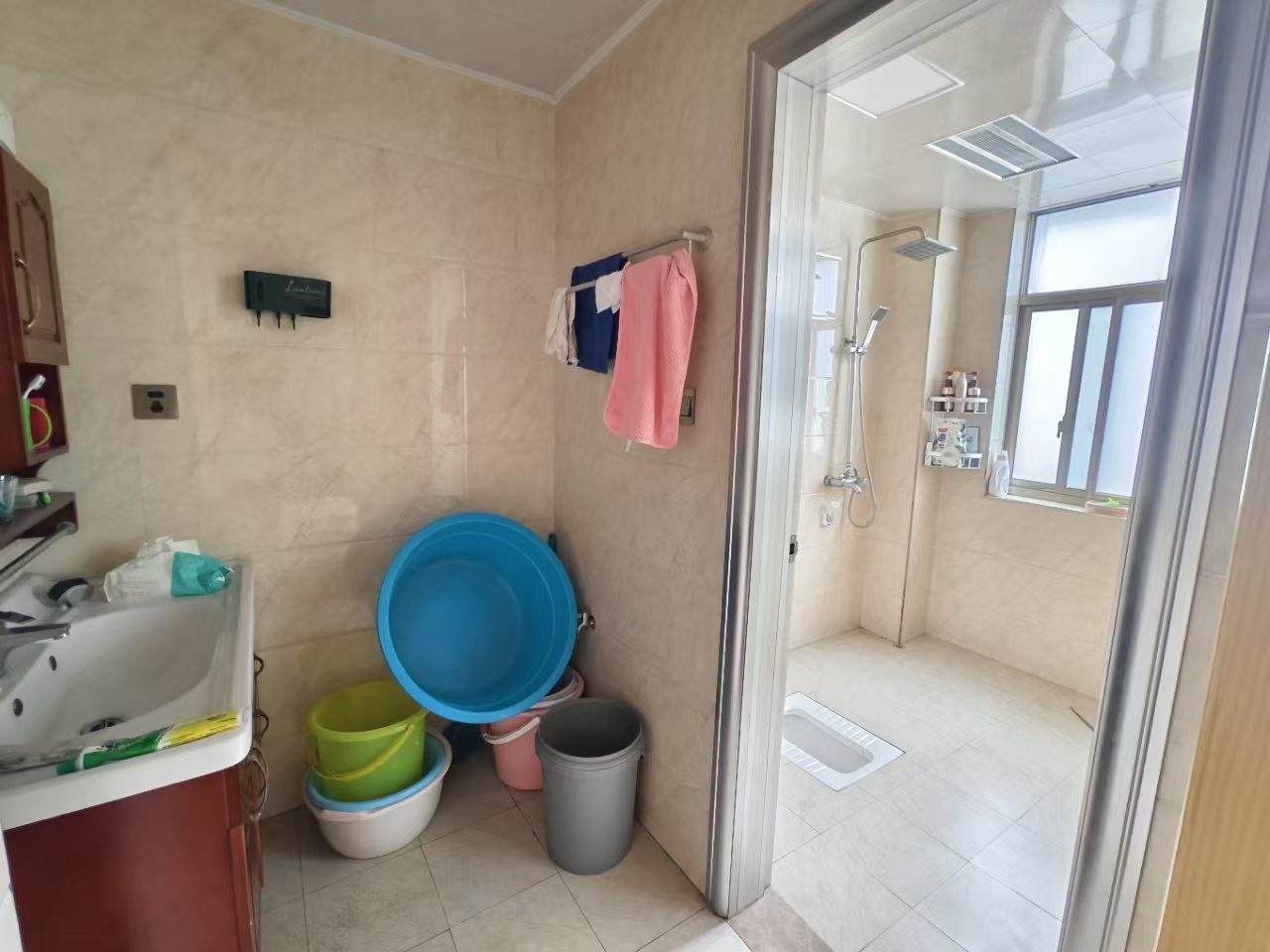 中电怡和苑 4室2厅2卫 1600.0元/月 中电怡和苑 4室2厅2卫 1600.0元/月室内图