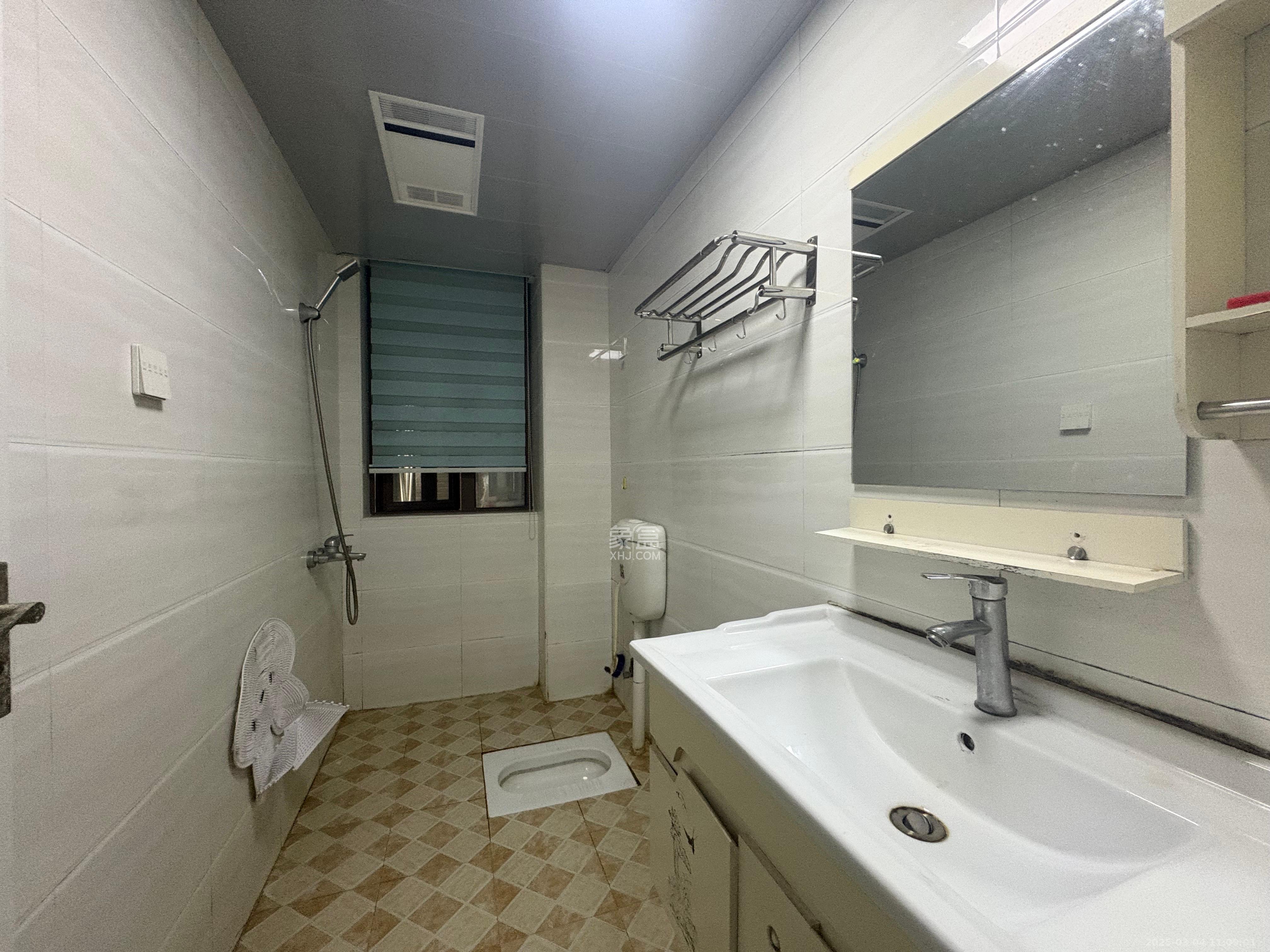 水岸世景  3室1厅1卫   1600.00元/月室内图