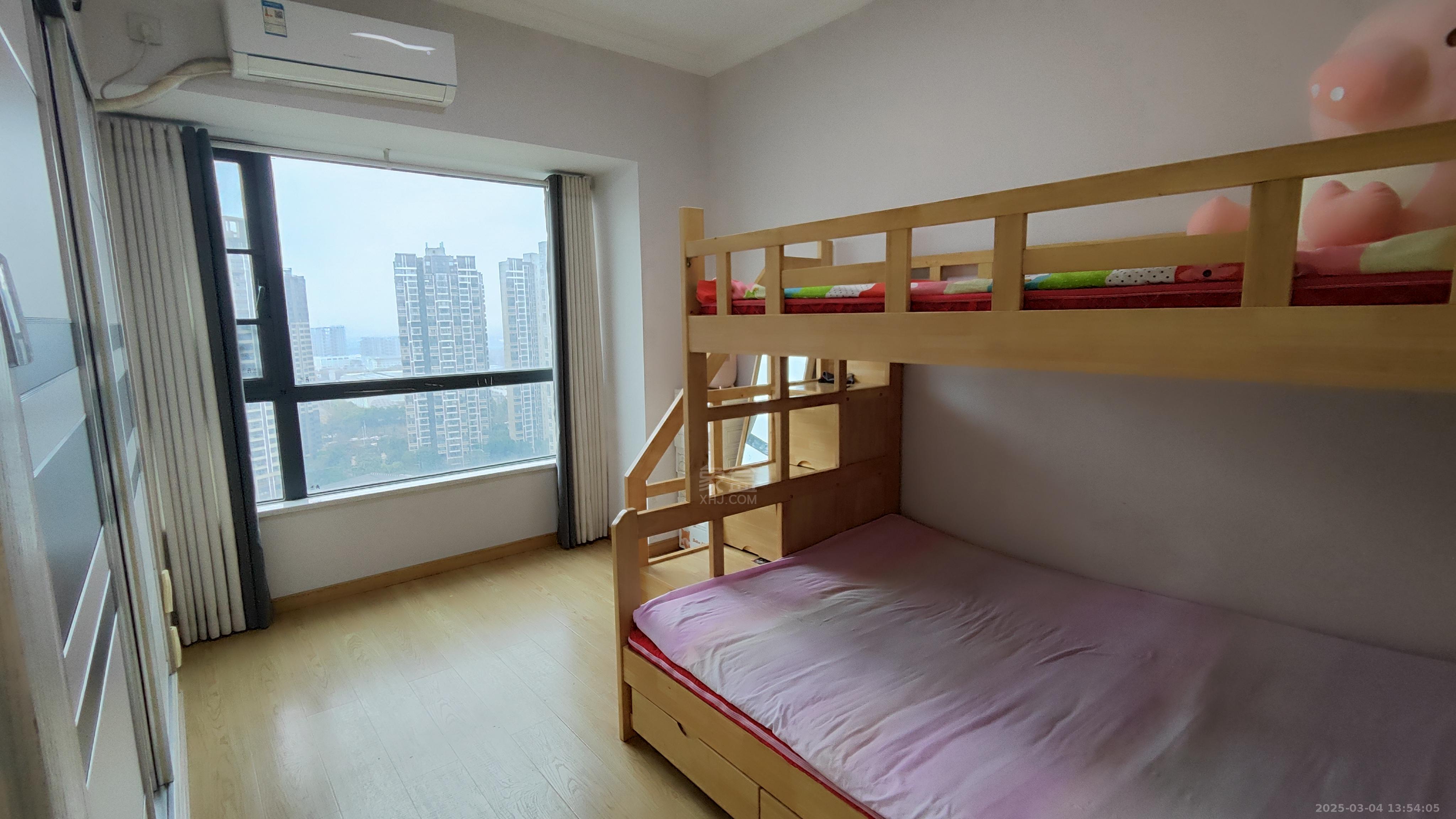 美的城一期  3室2厅2卫   2200.00元/月室内图