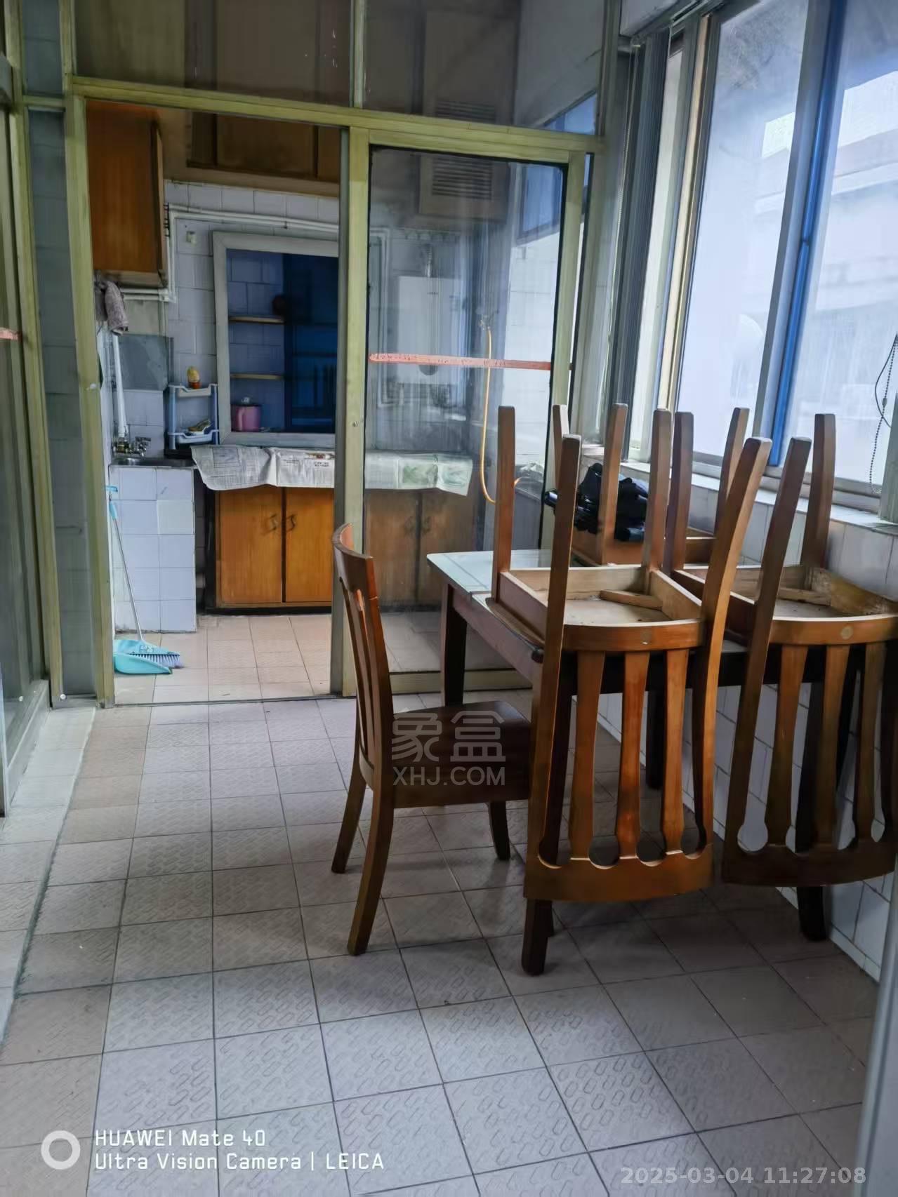 人大宿舍 4室2厅1卫 1800.0元/月 人大宿舍 4室2厅1卫 1800.0元/月室内图