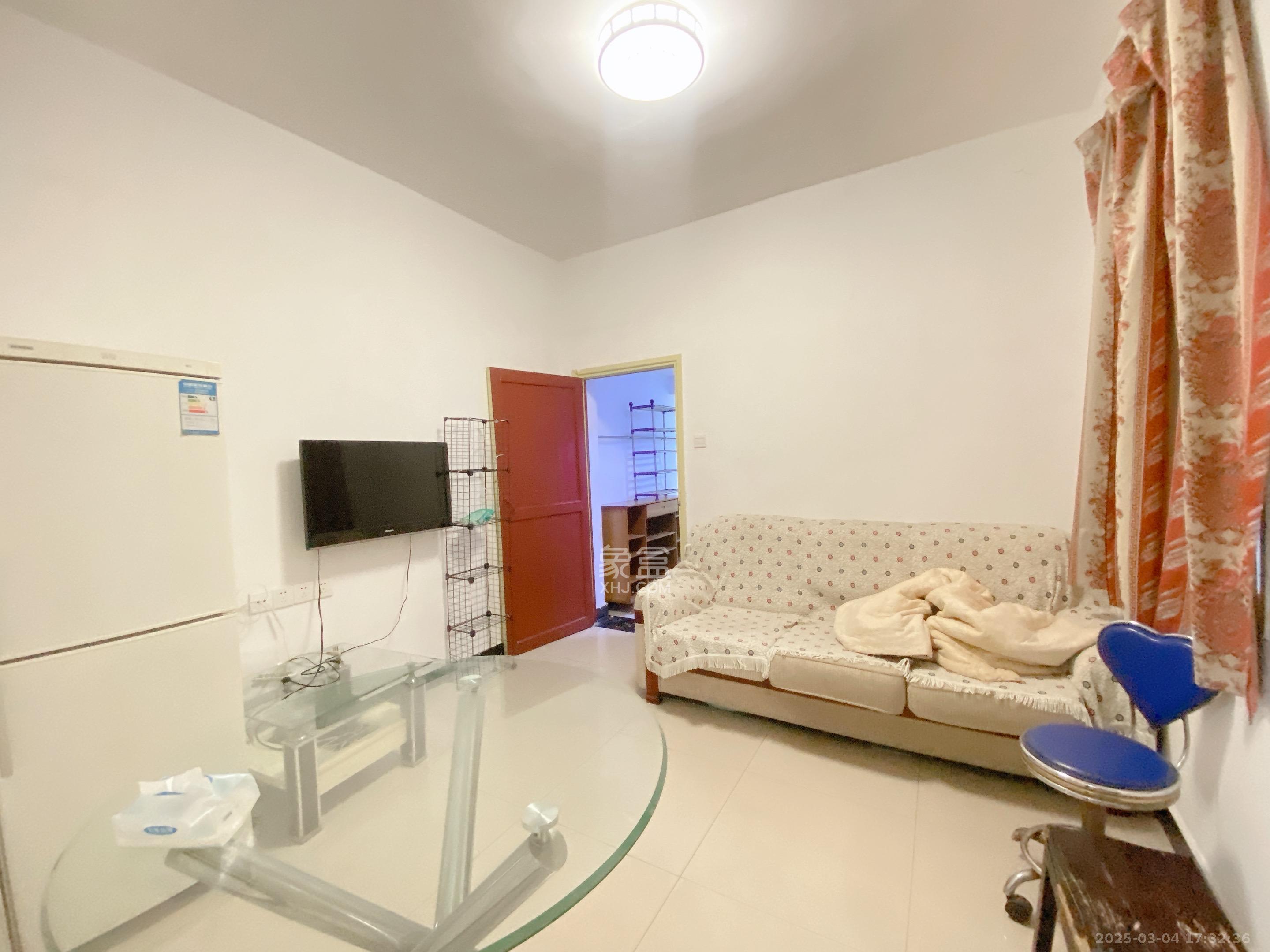 芙蓉路社区中山宿舍  2室1厅1卫    2100.0元/月 芙蓉路社区中山宿舍  2室1厅1卫    2100.0元/月室内图