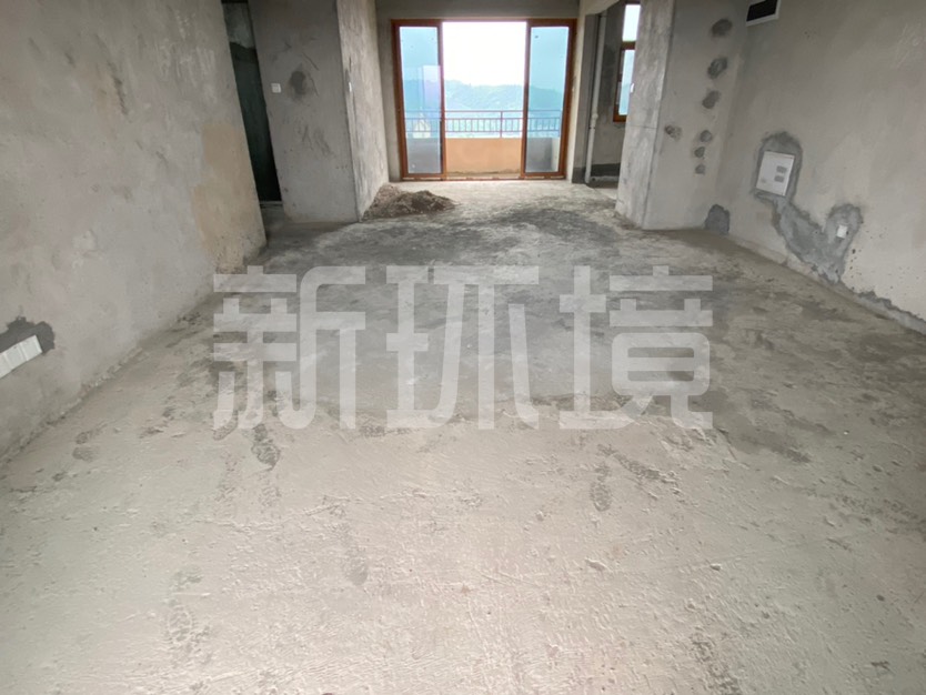 天门壹号  5室2厅3卫   155.00万客厅