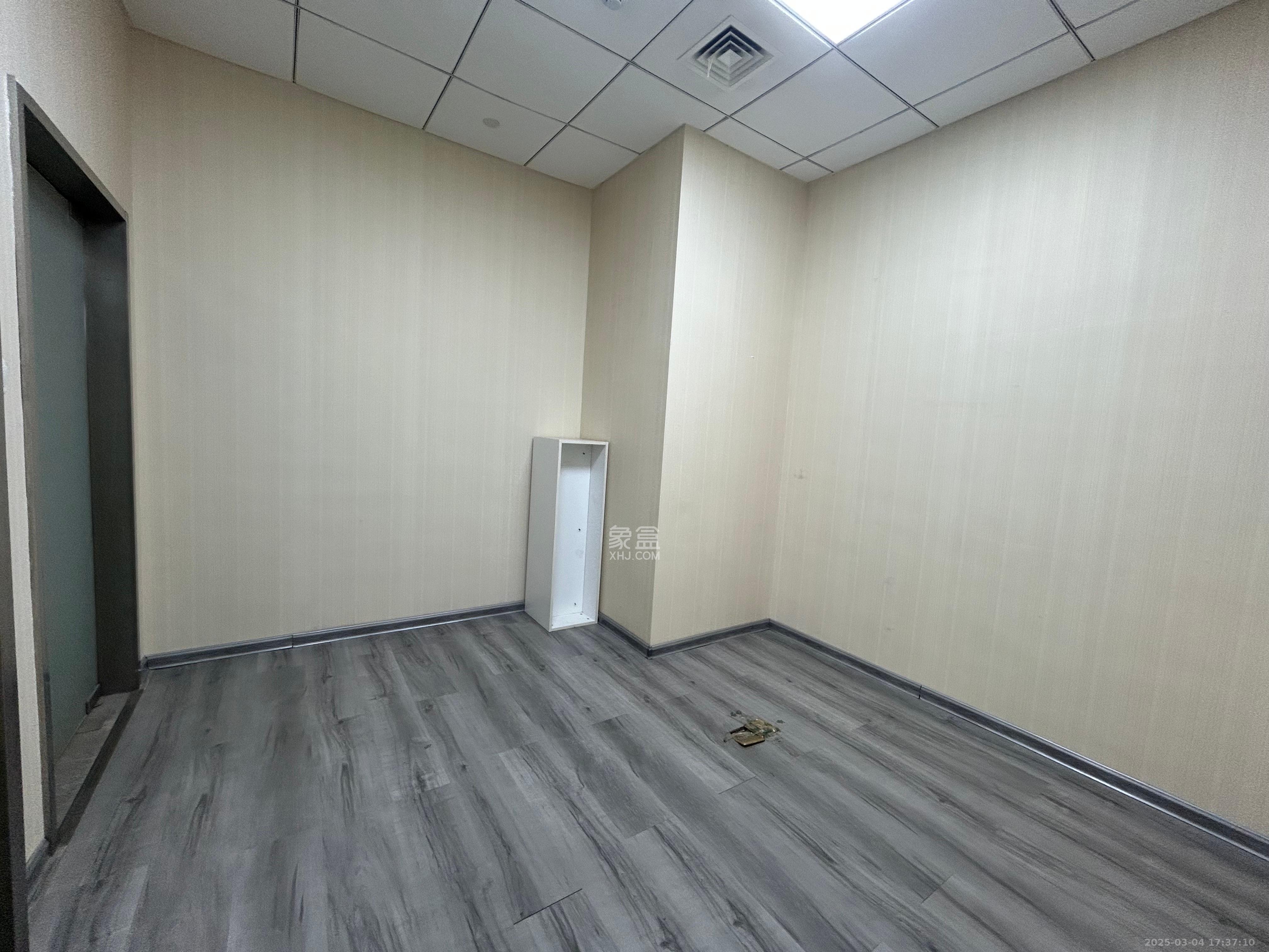 绿地中央广场   171.0㎡      8000.0元/月室内图