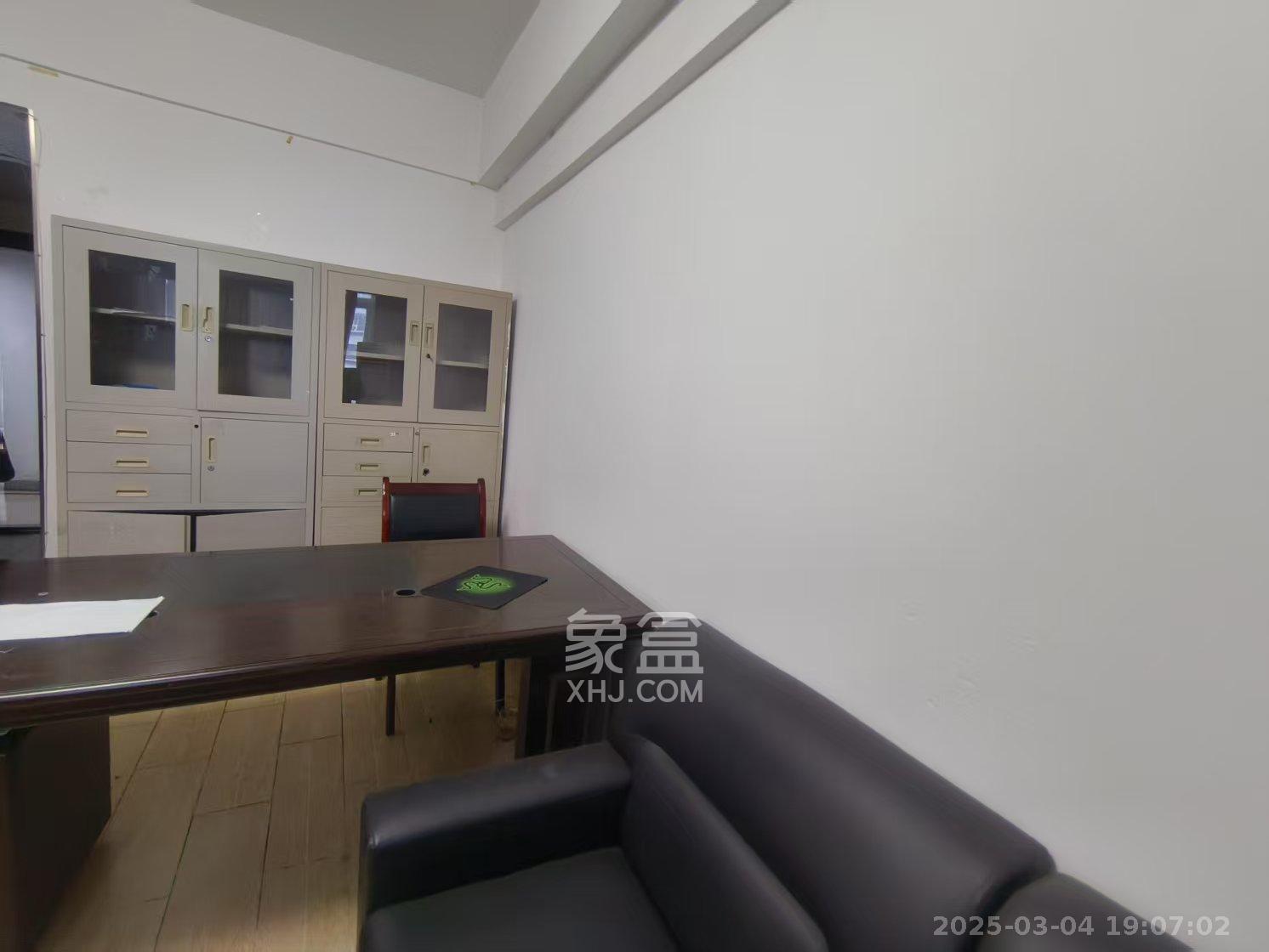 长城华都  1室1厅1卫    1100.0元/月 长城华都  1室1厅1卫    1100.0元/月