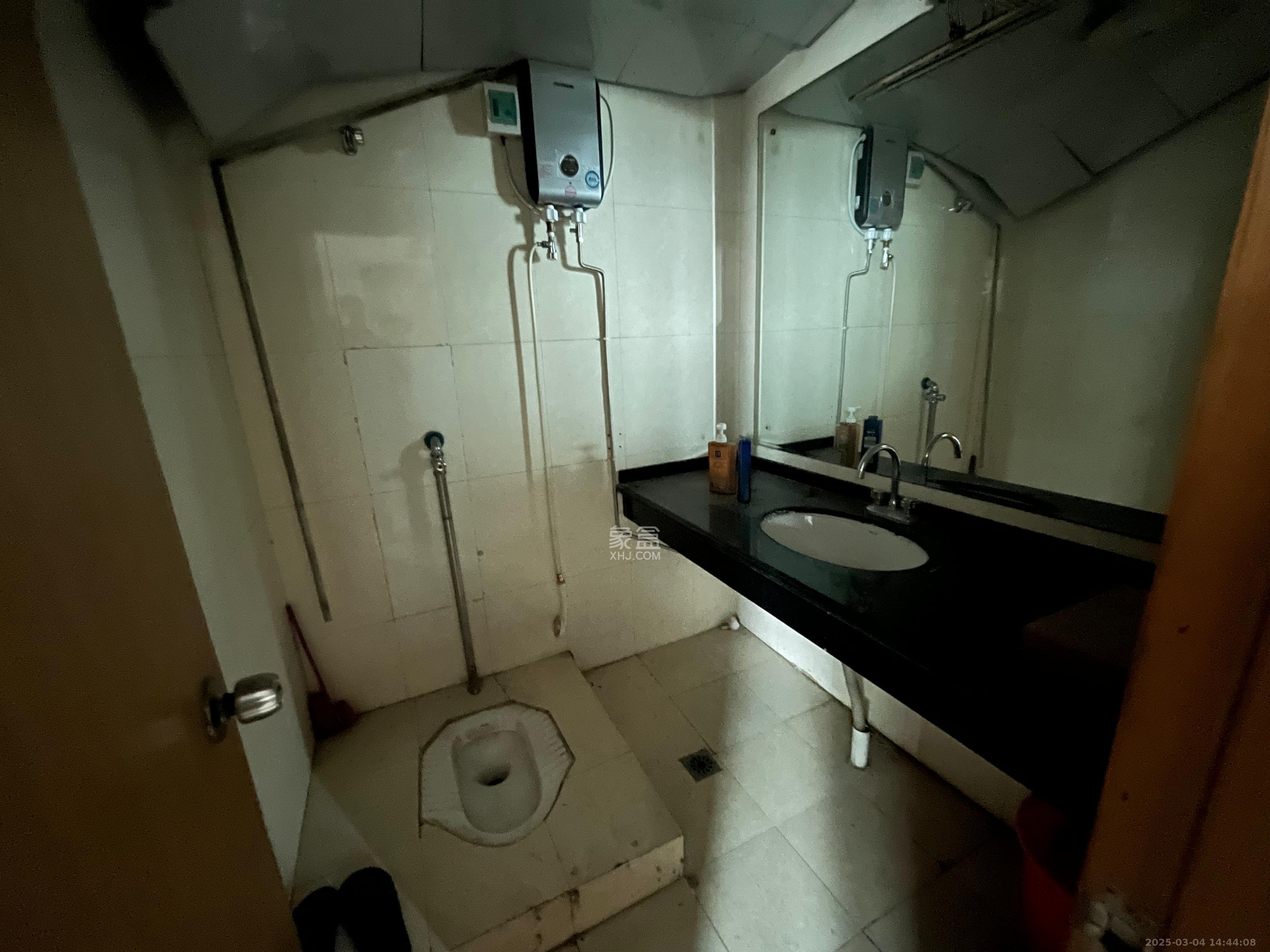 佳天国际新城 1室2厅1卫 2500.0元/月 佳天国际新城 1室2厅1卫 2500.0元/月室内图