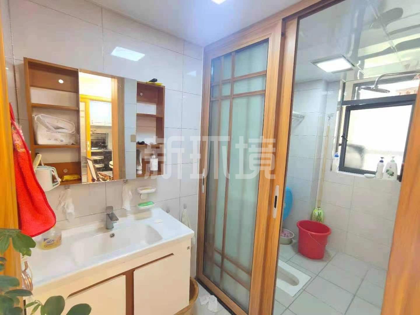 天门壹号  4室2厅2卫   86.80万客厅