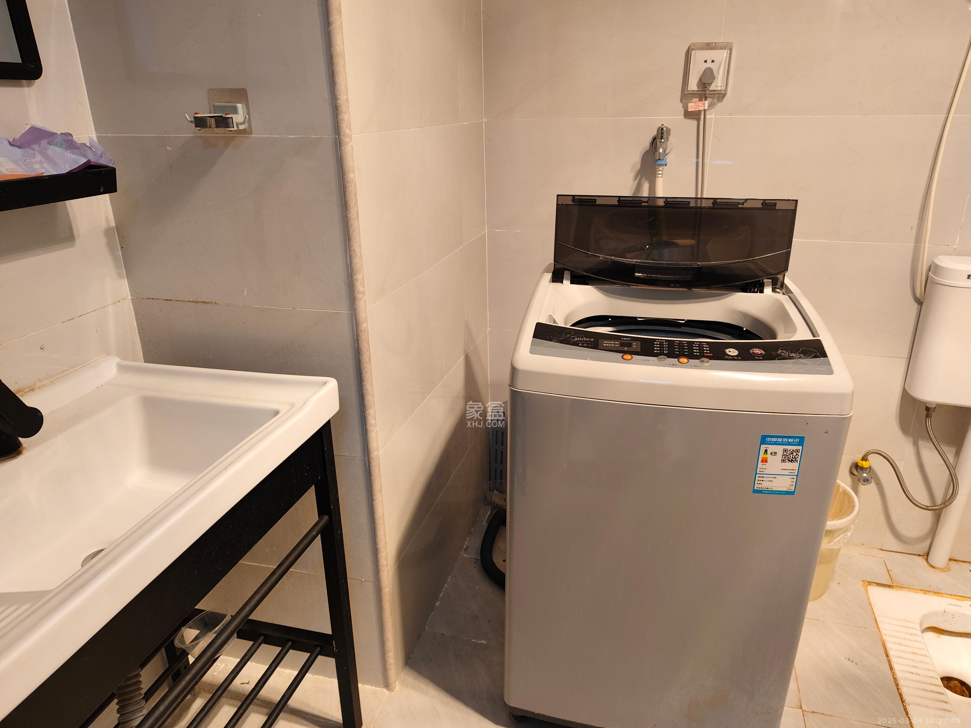 钱隆世家  1室1厅1卫    1500.0元/月 钱隆世家  1室1厅1卫    1500.0元/月室内图