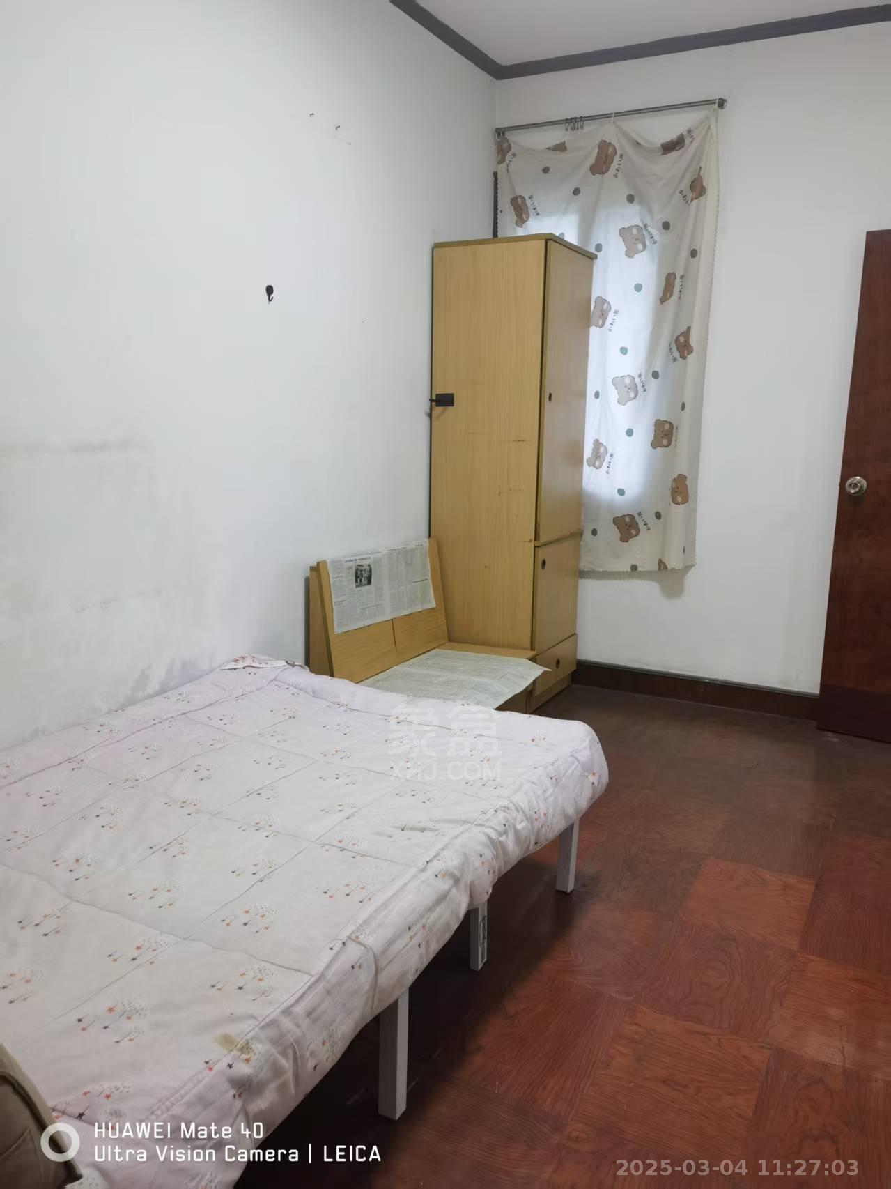 人大宿舍 4室2厅1卫 1800.0元/月 人大宿舍 4室2厅1卫 1800.0元/月室内图