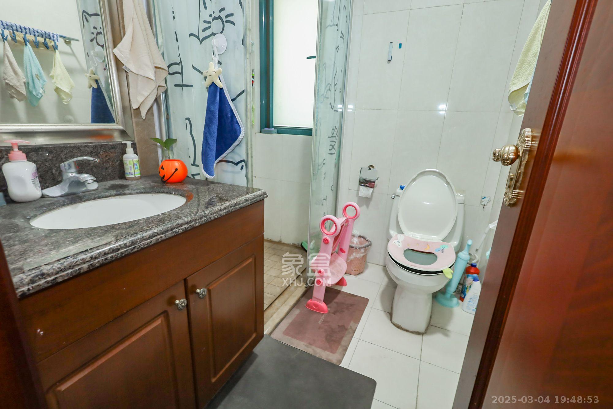 恒大华府  2室2厅1卫    2200.0元/月 恒大华府  2室2厅1卫    2200.0元/月室内图