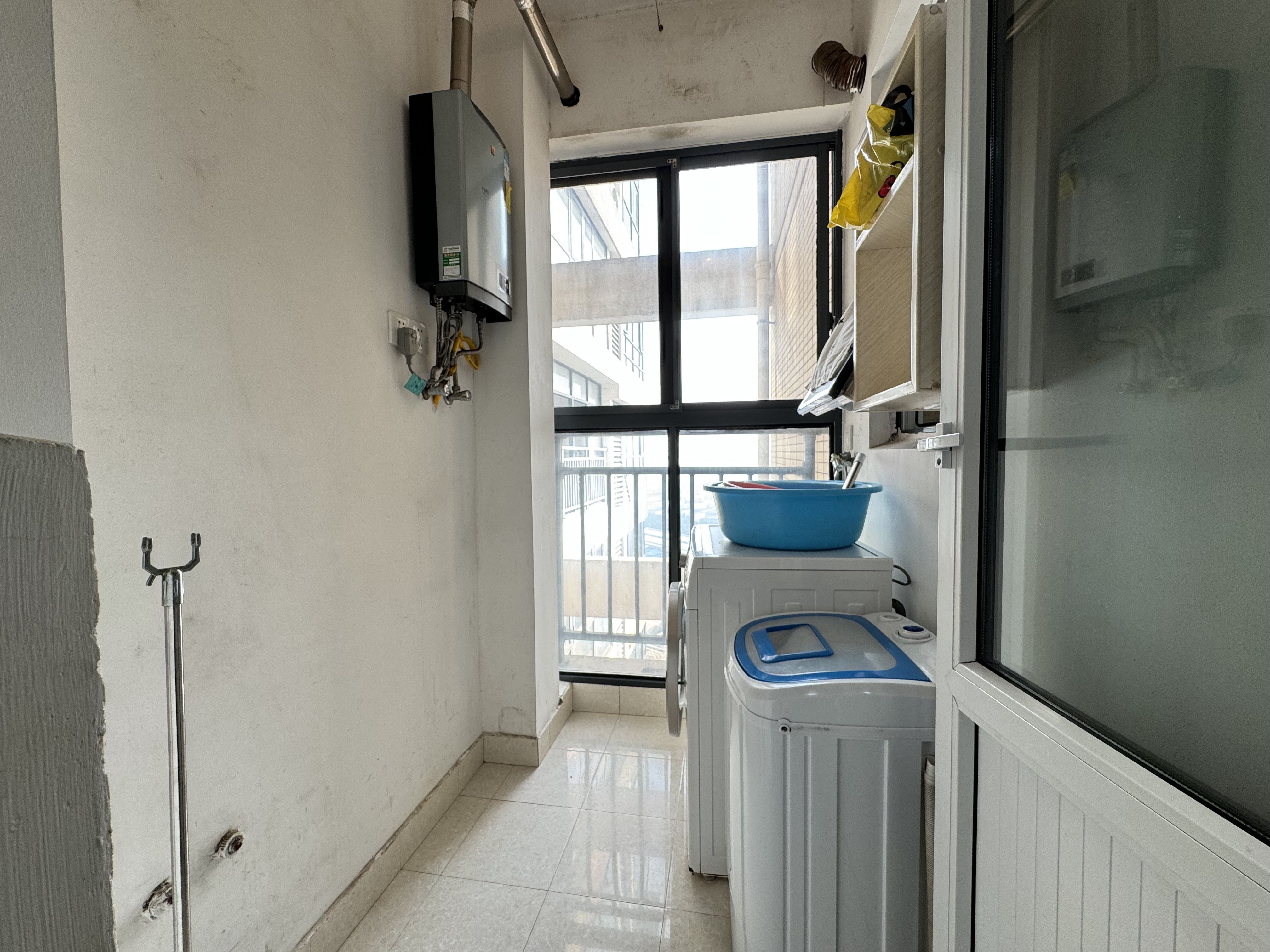 美的城二期 3室2厅2卫 2000.0元/月 美的城二期 3室2厅2卫 2000.0元/月户型图