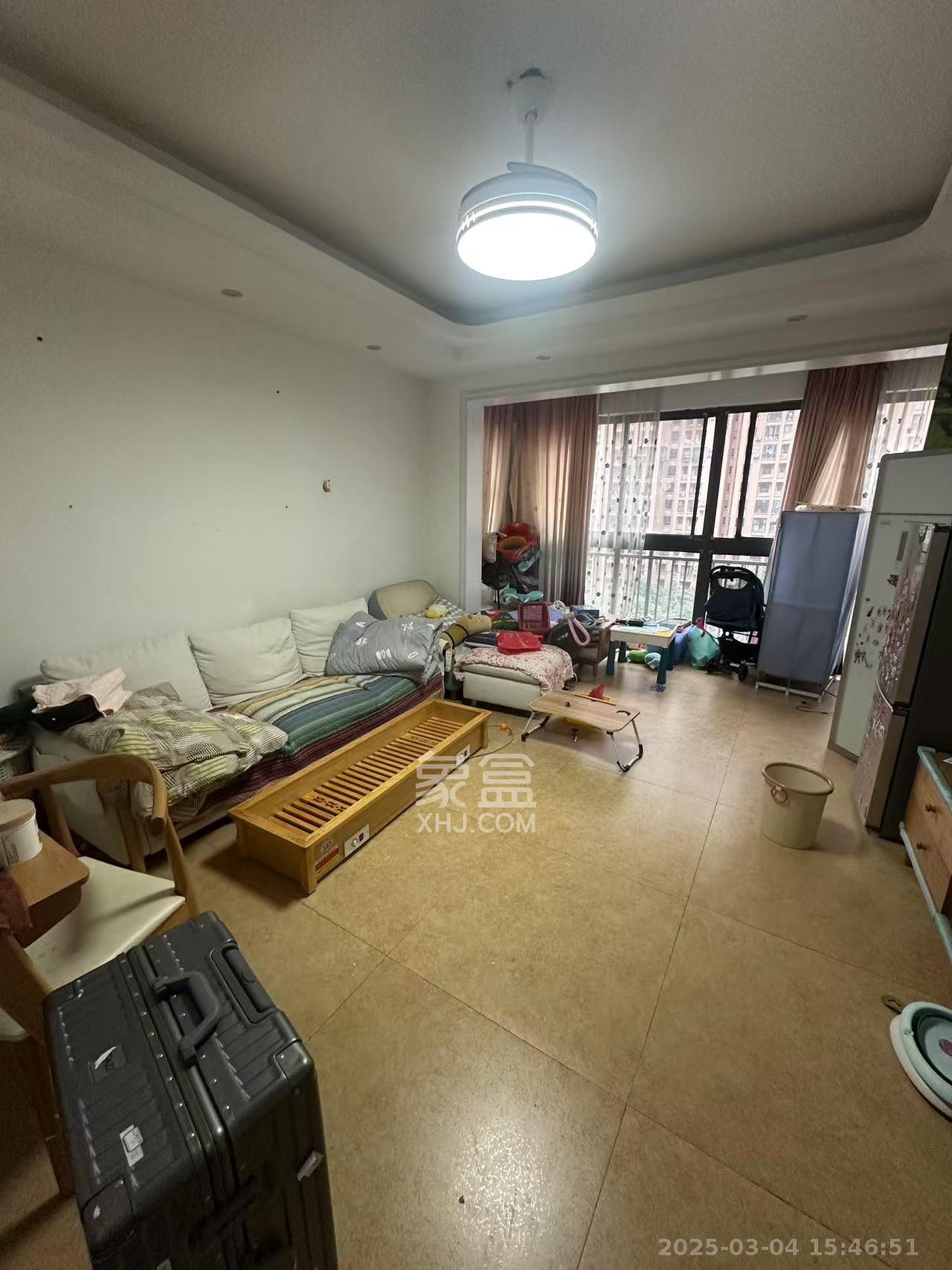 三一街区 3室2厅1卫 2400.0元/月 三一街区 3室2厅1卫 2400.0元/月室内图