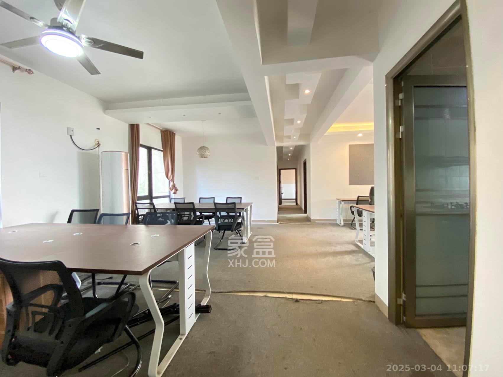 达美D6区 4室2厅3卫 4800.0元/月 达美D6区 4室2厅3卫 4800.0元/月室内图