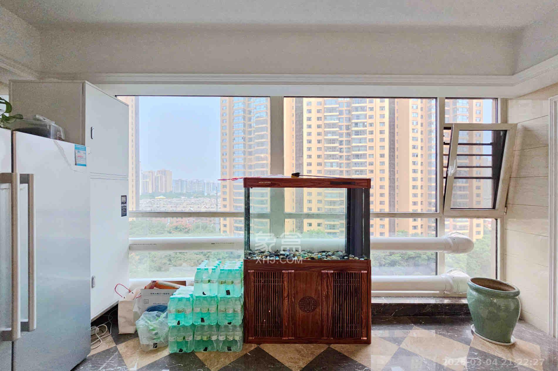 运达中央广场一、二期 7室3厅6卫 38000.0元/月 运达中央广场一、二期 7室3厅6卫 38000.0元/月室内图